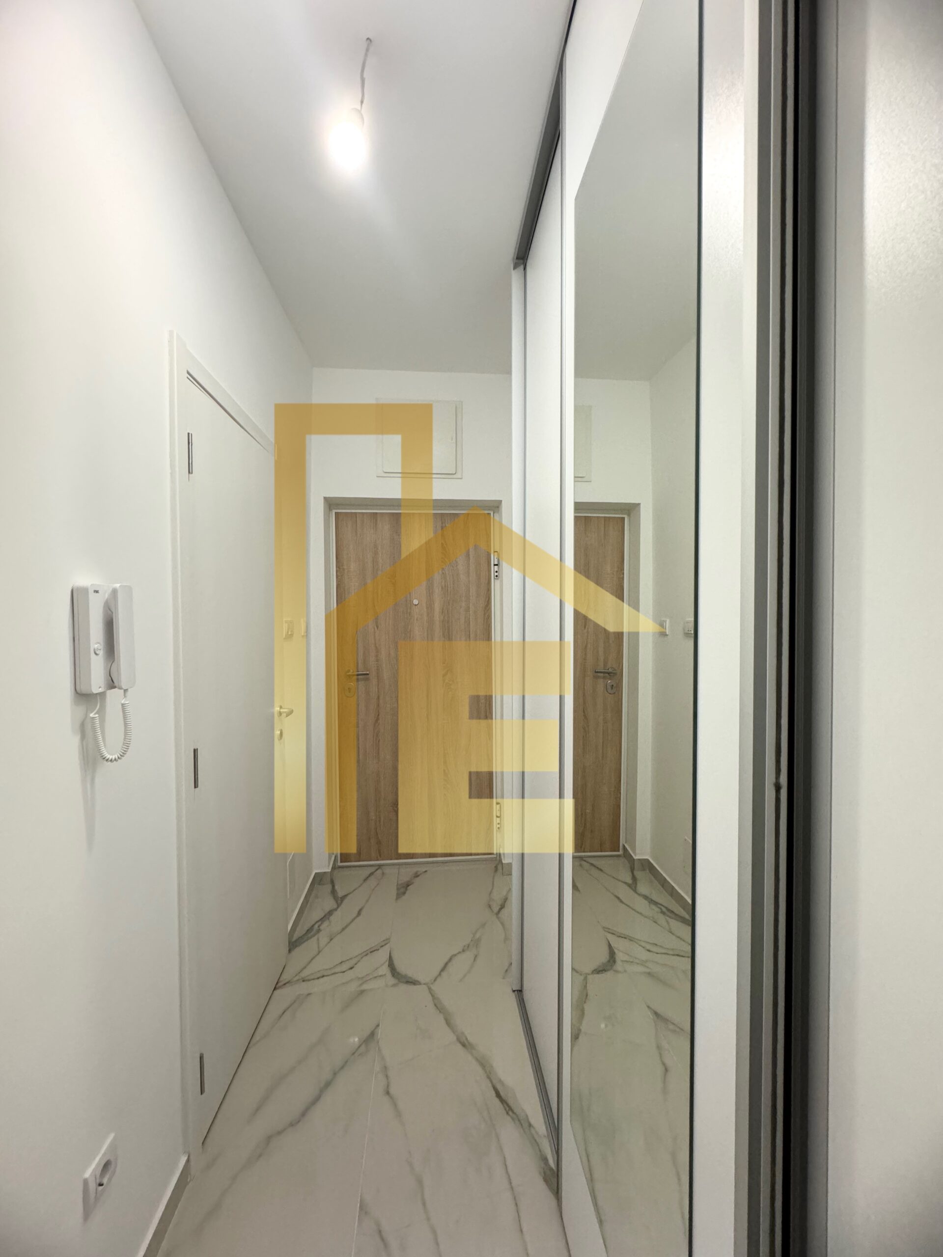 Iznajmljujemo moderno namješten dvosoban stan, naselje Hisete slika 9