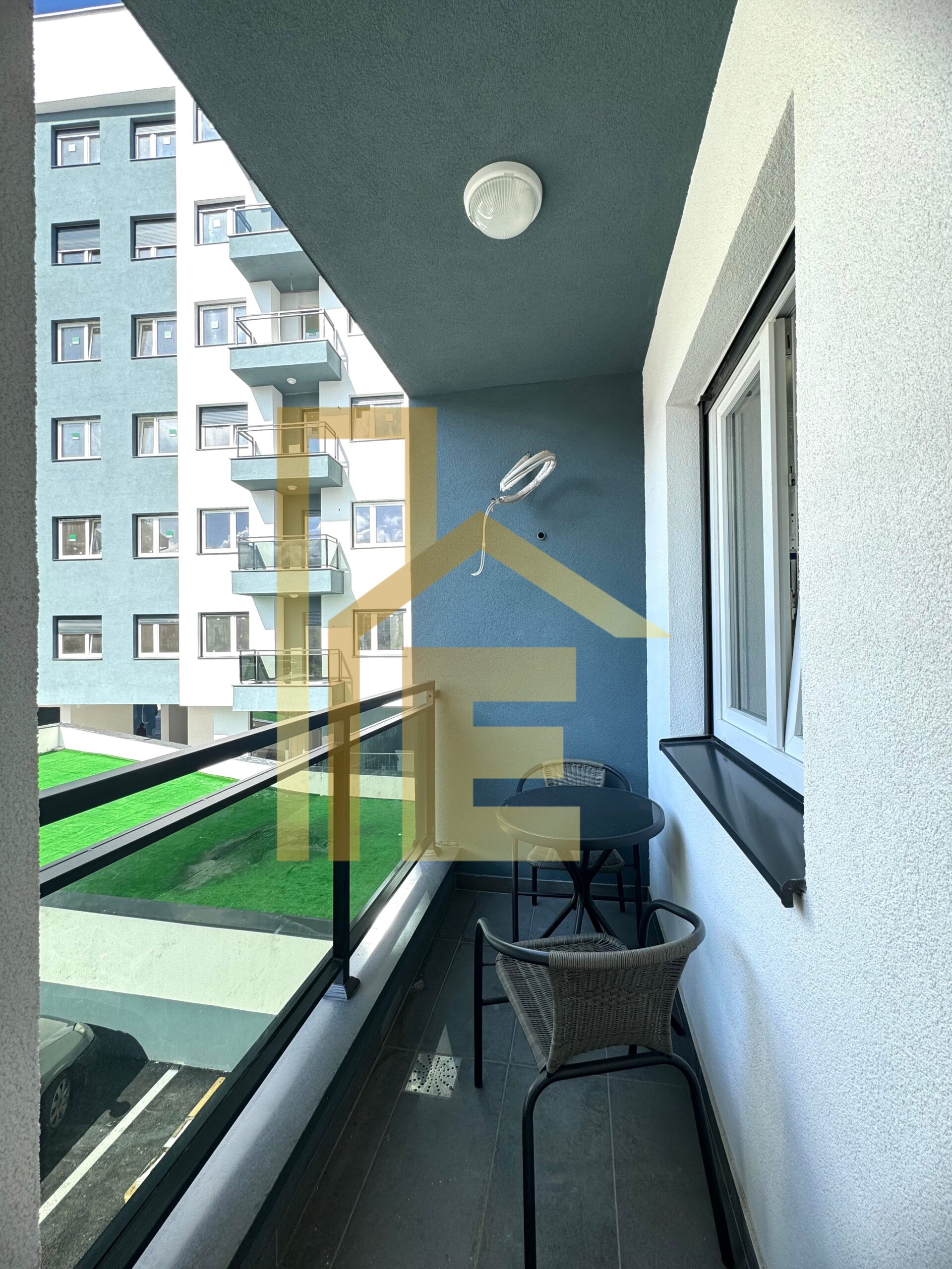Iznajmljujemo dvosoban stan sa garažom, naselje Borik slika 10
