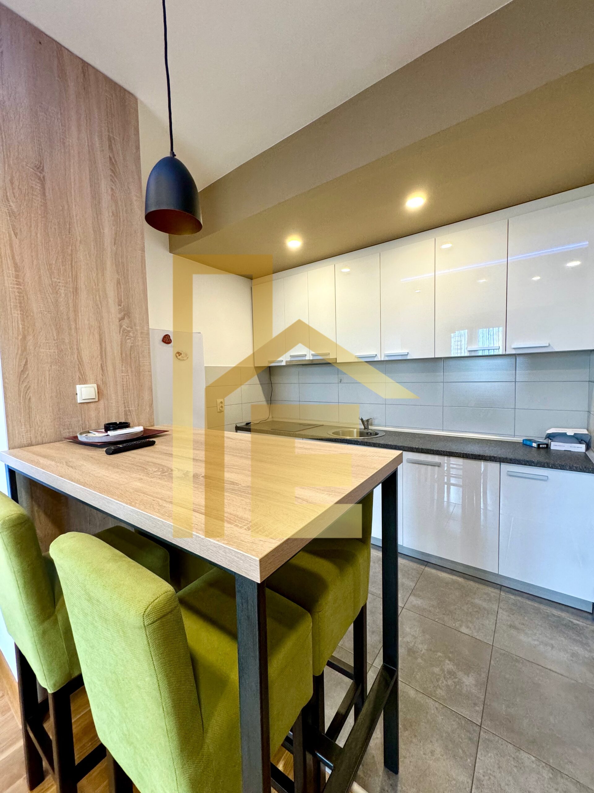 Iznajmljujemo dvosoban stan sa parking mjestom, naselje Čaire slika 8