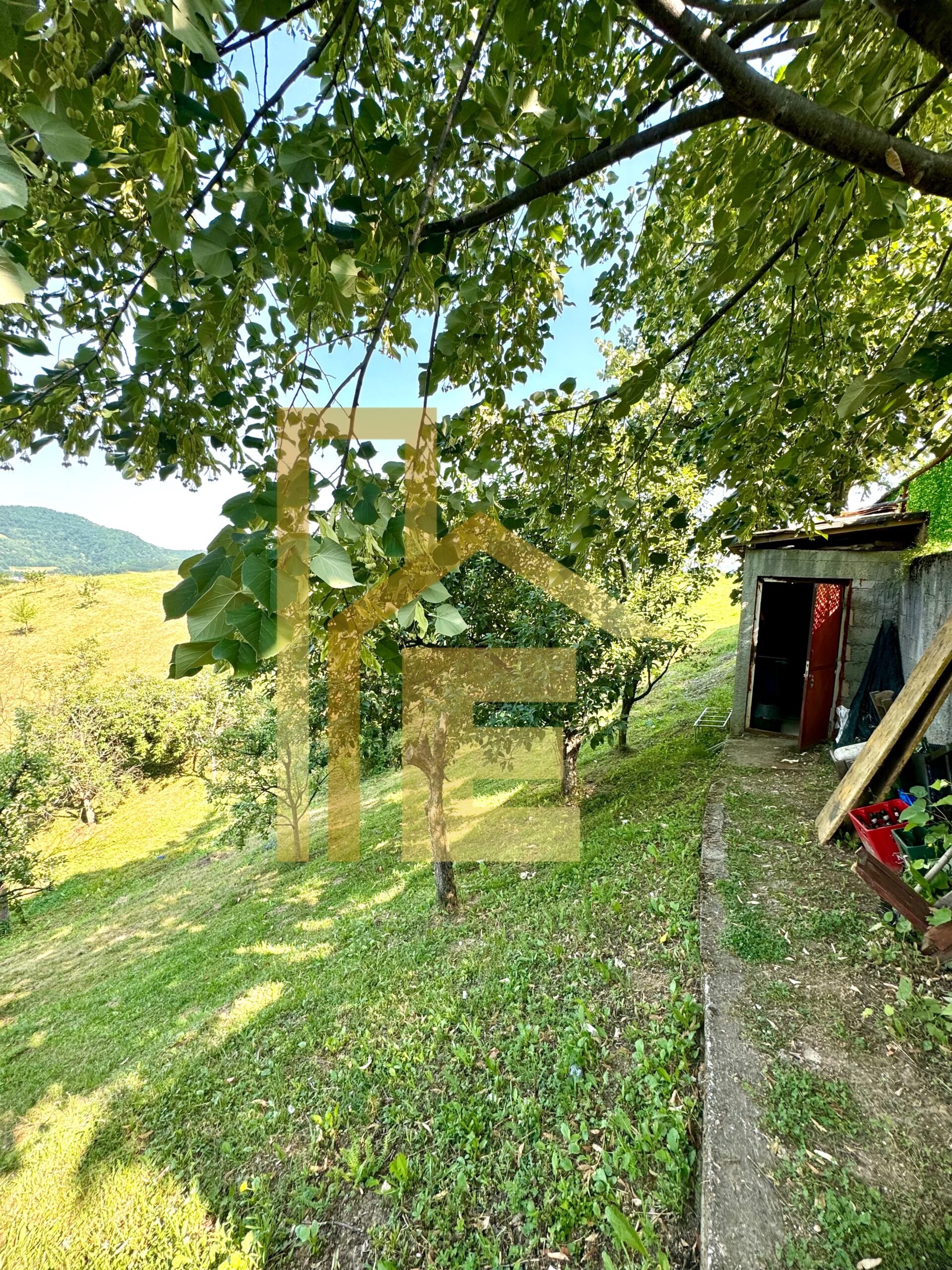 Na prodaju kuća sa bazenom, Čelinac slika 17