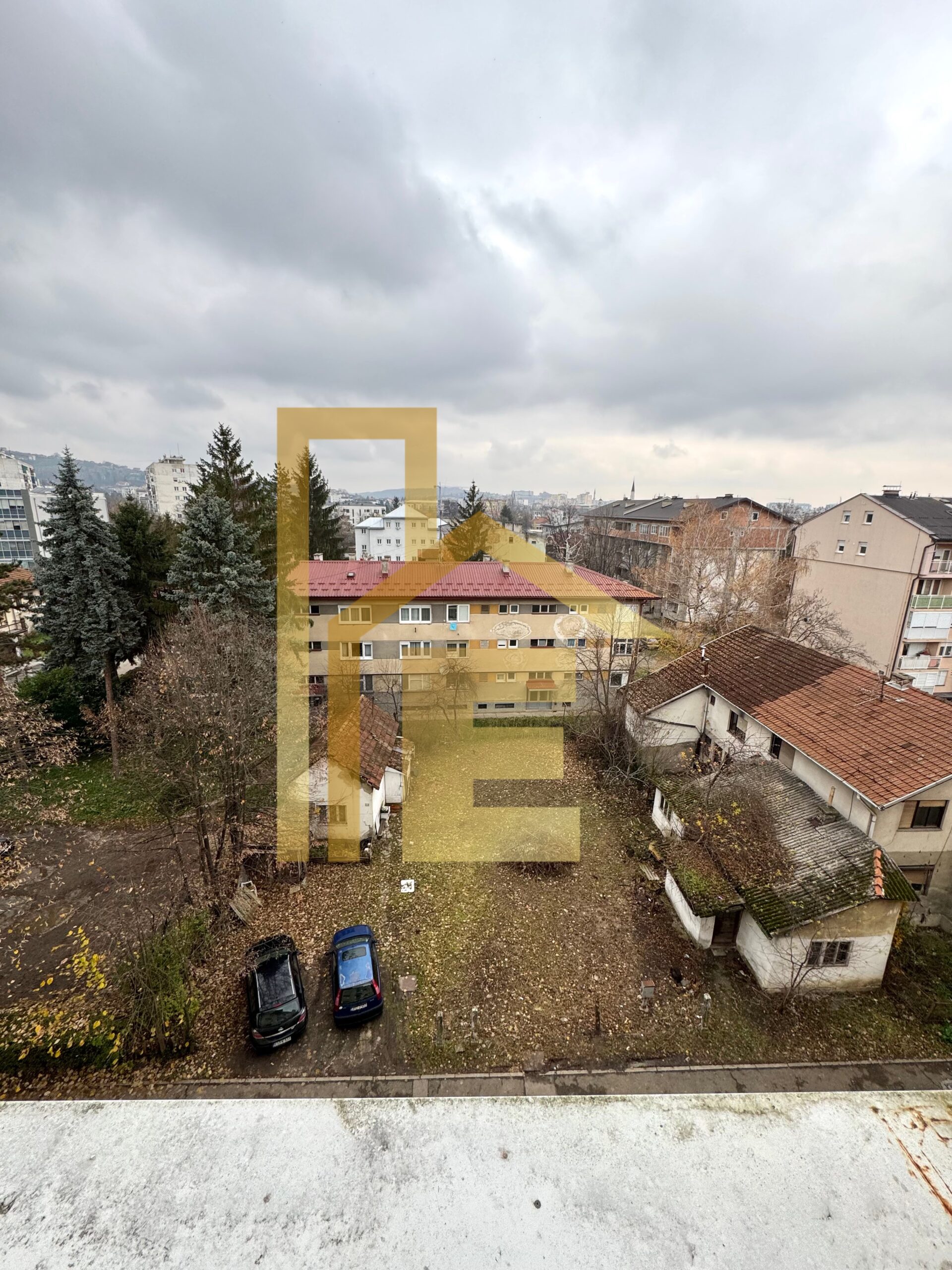 Iznajmljujemo dvoetažni trosoban stan, naselje Obilićevo slika 10
