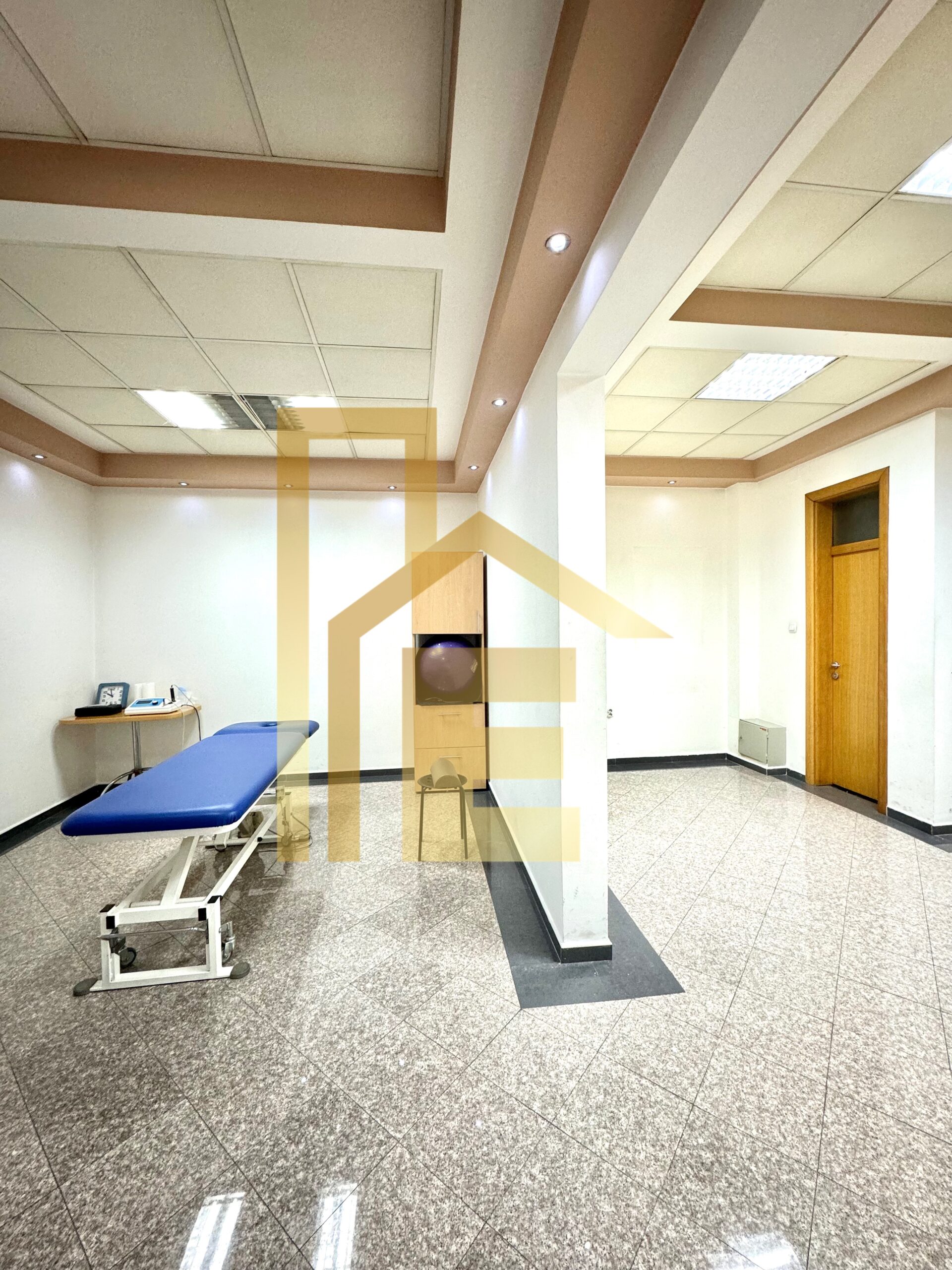 Na prodaju poslovni prostor u centru grada slika 3