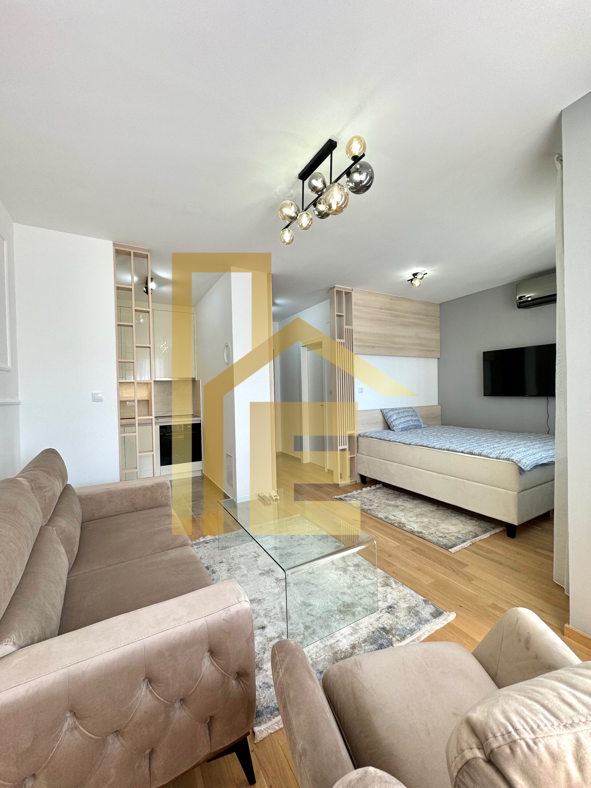 Iznajmljujemo garsonjeru u naselju Ada slika 7