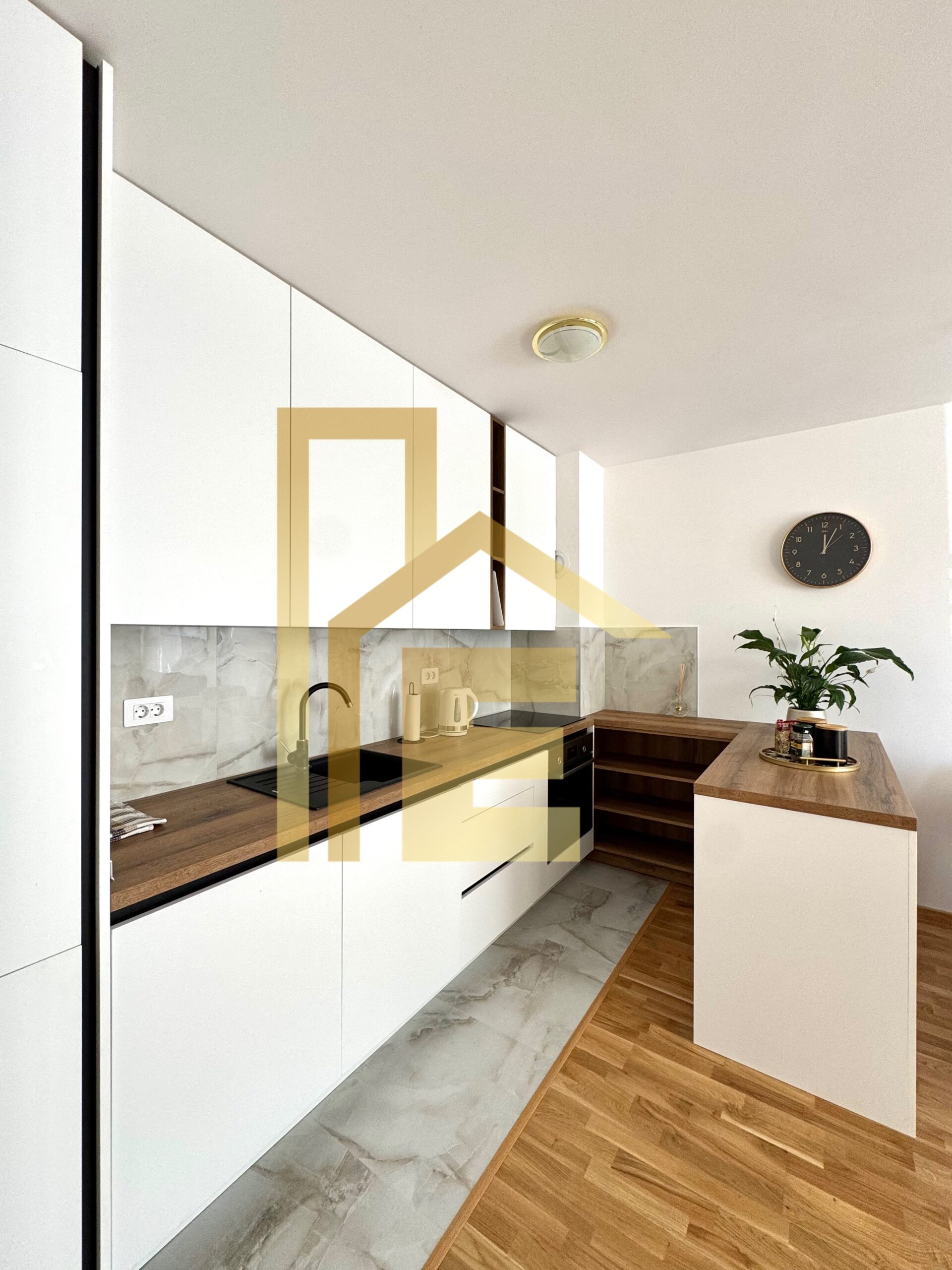 LUX Trosoban stan, City Block slika 6