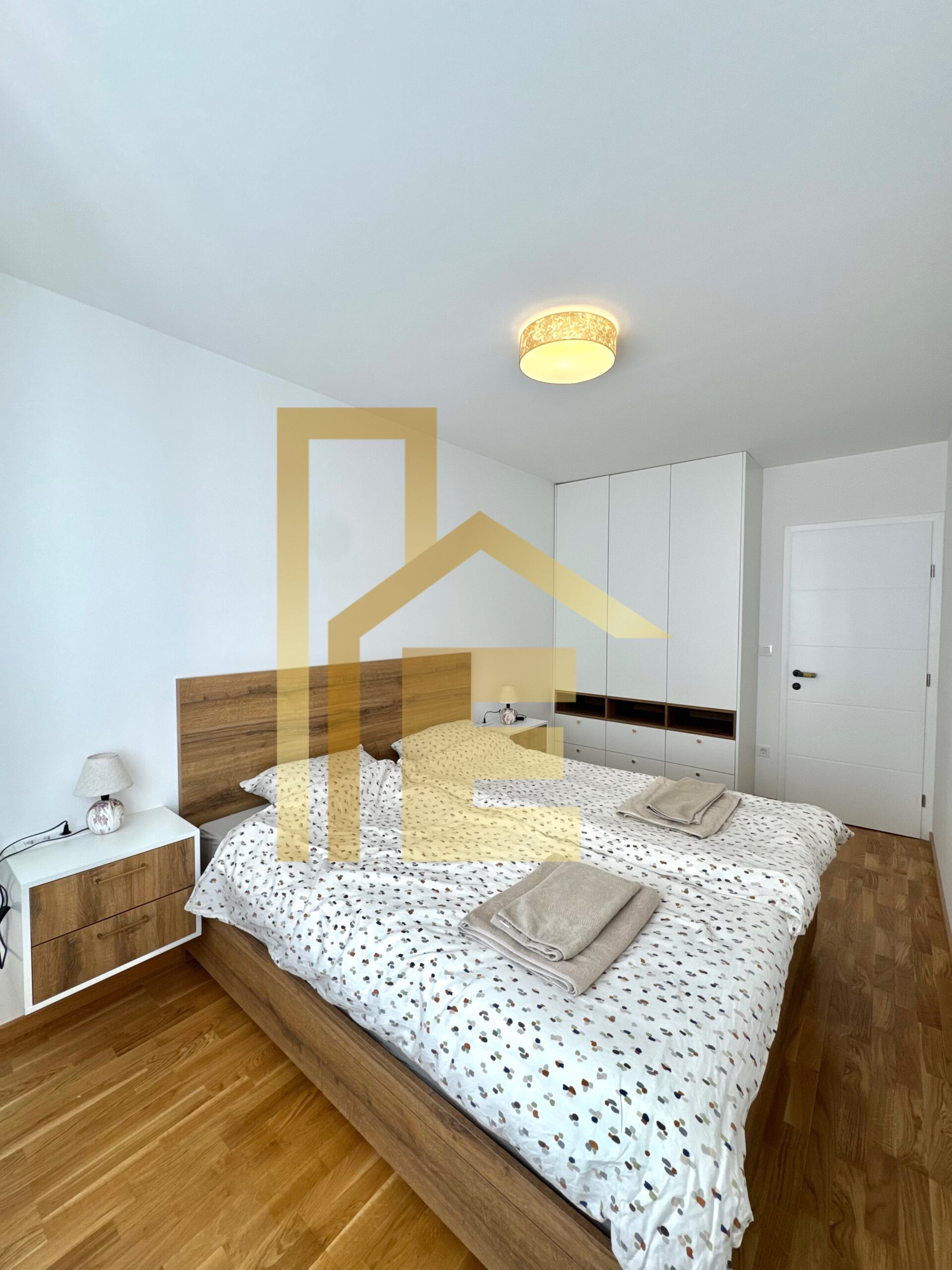 LUX Trosoban stan, City Block slika 16