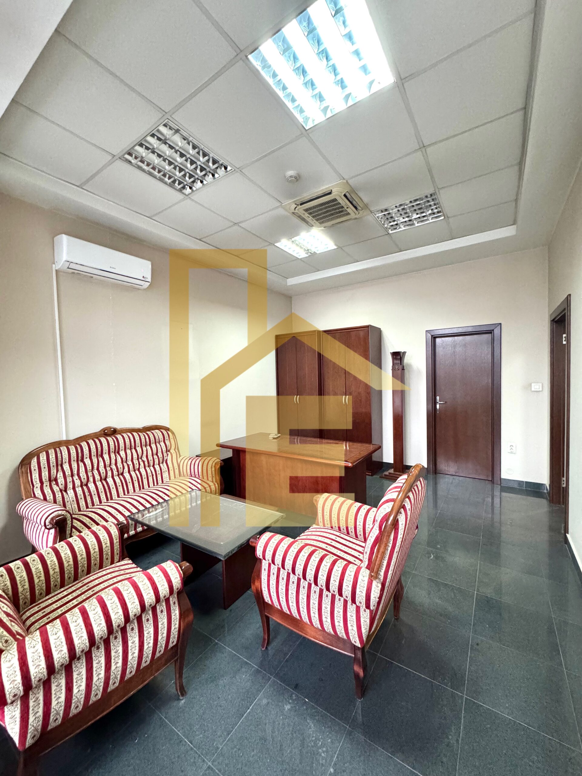 Iznajmljujemo poslovni prostor u centru grada slika 6