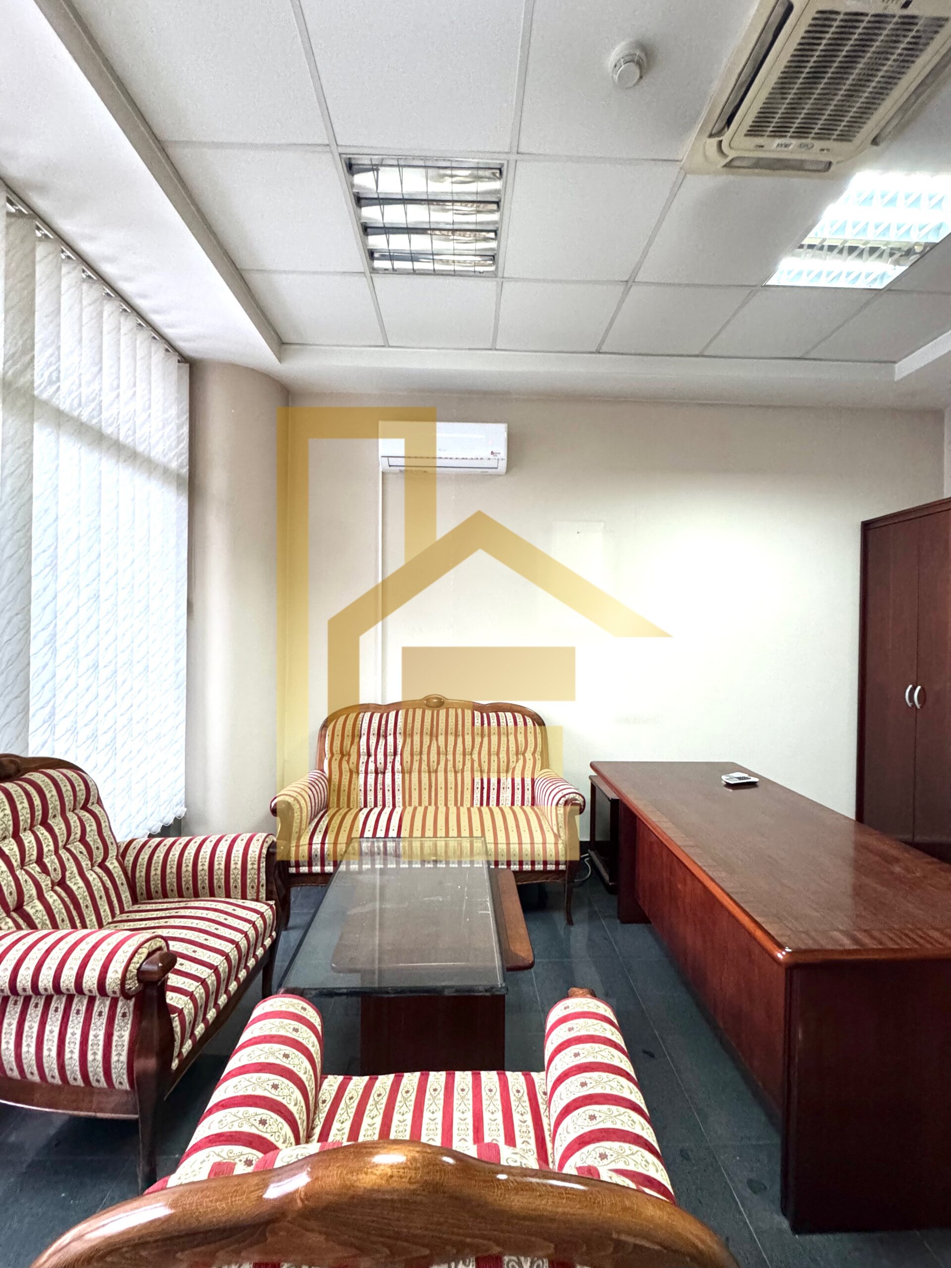 Iznajmljujemo poslovni prostor u centru grada slika 9