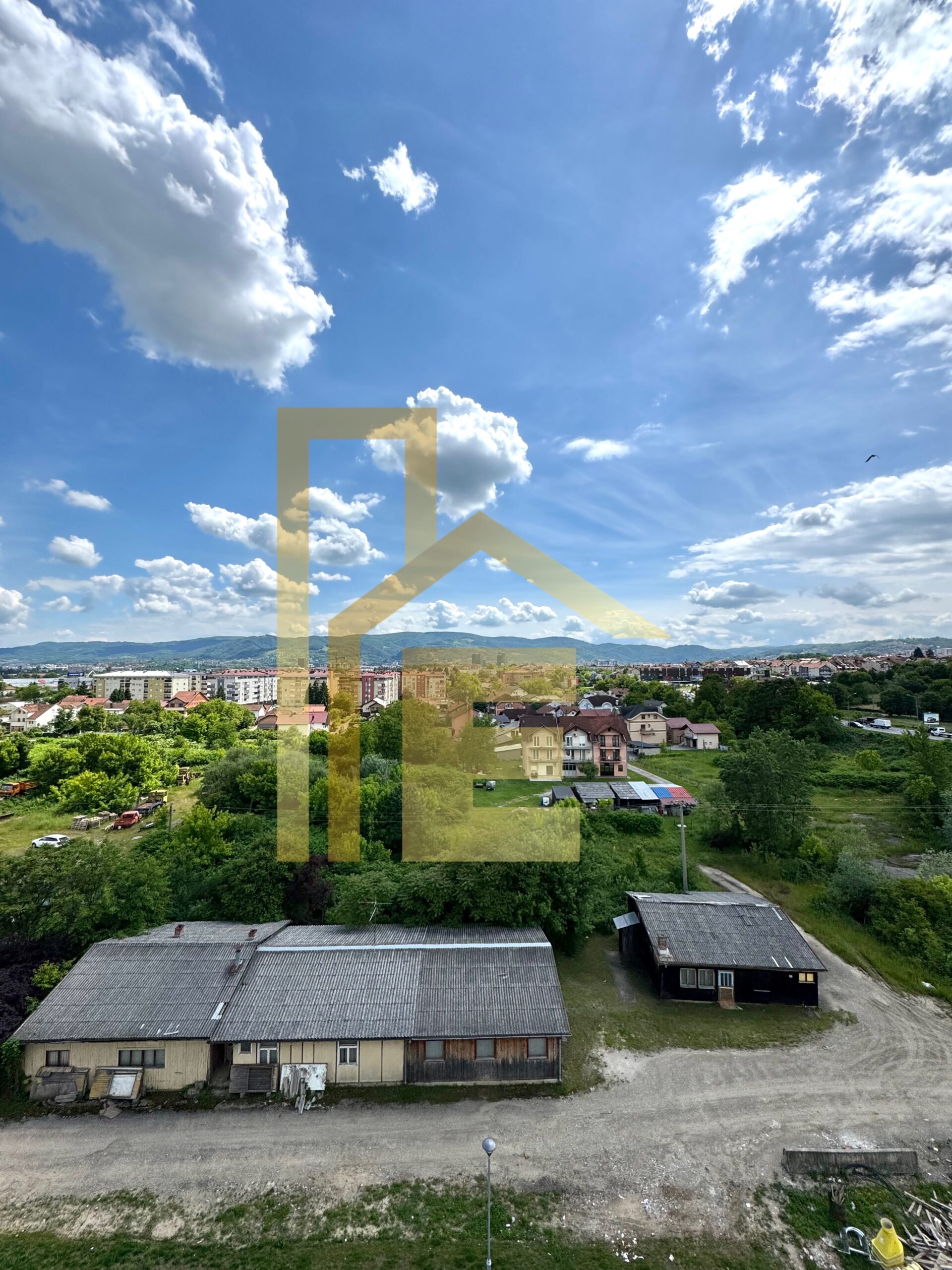 Na prodaju trosoban stan sa otvorenim pogledom, Lazarevo slika 13