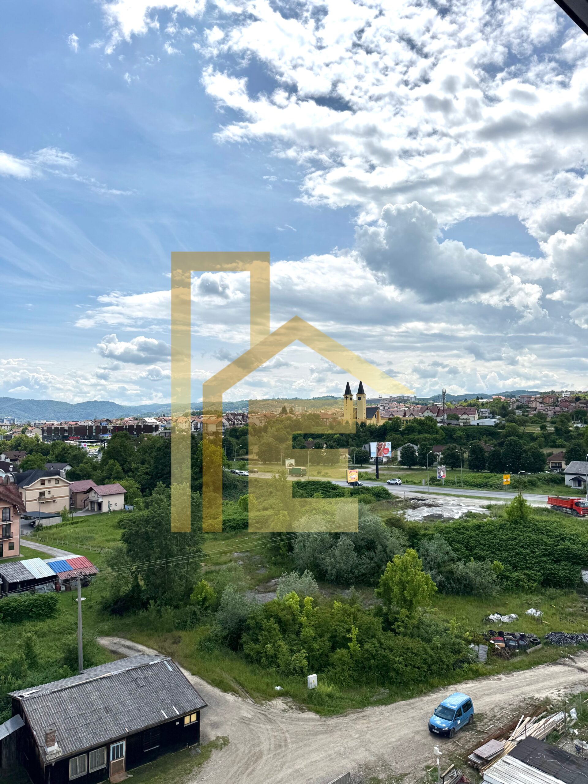 Na prodaju trosoban stan sa otvorenim pogledom, Lazarevo slika 16