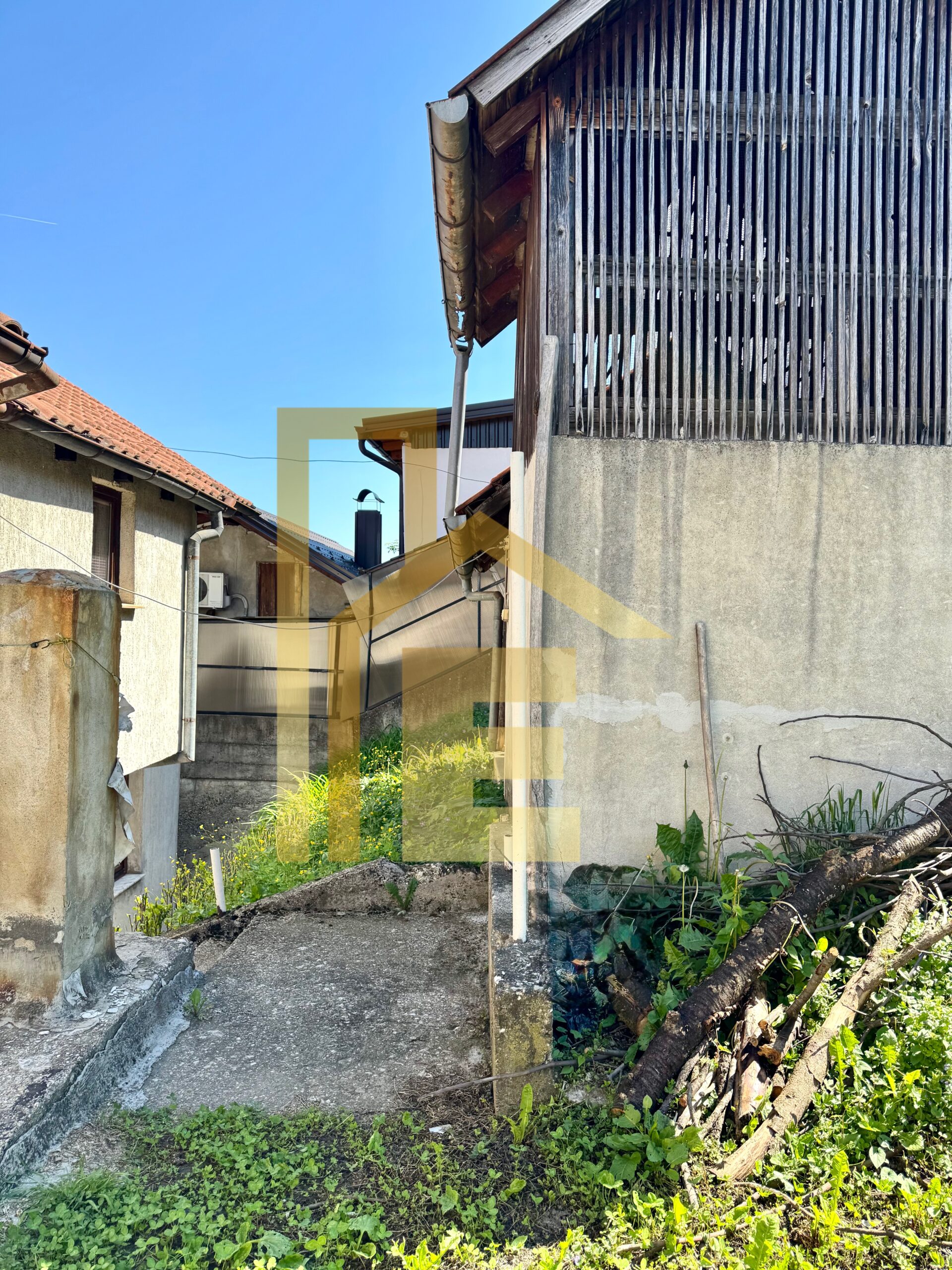 Na prodaju kuća nadomak grada, naselje Obilićevo slika 18