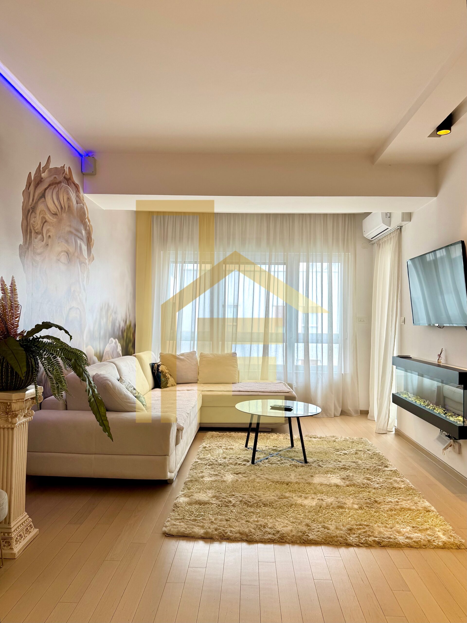 LUX trosoban stan sa garažom, Centar slika 2