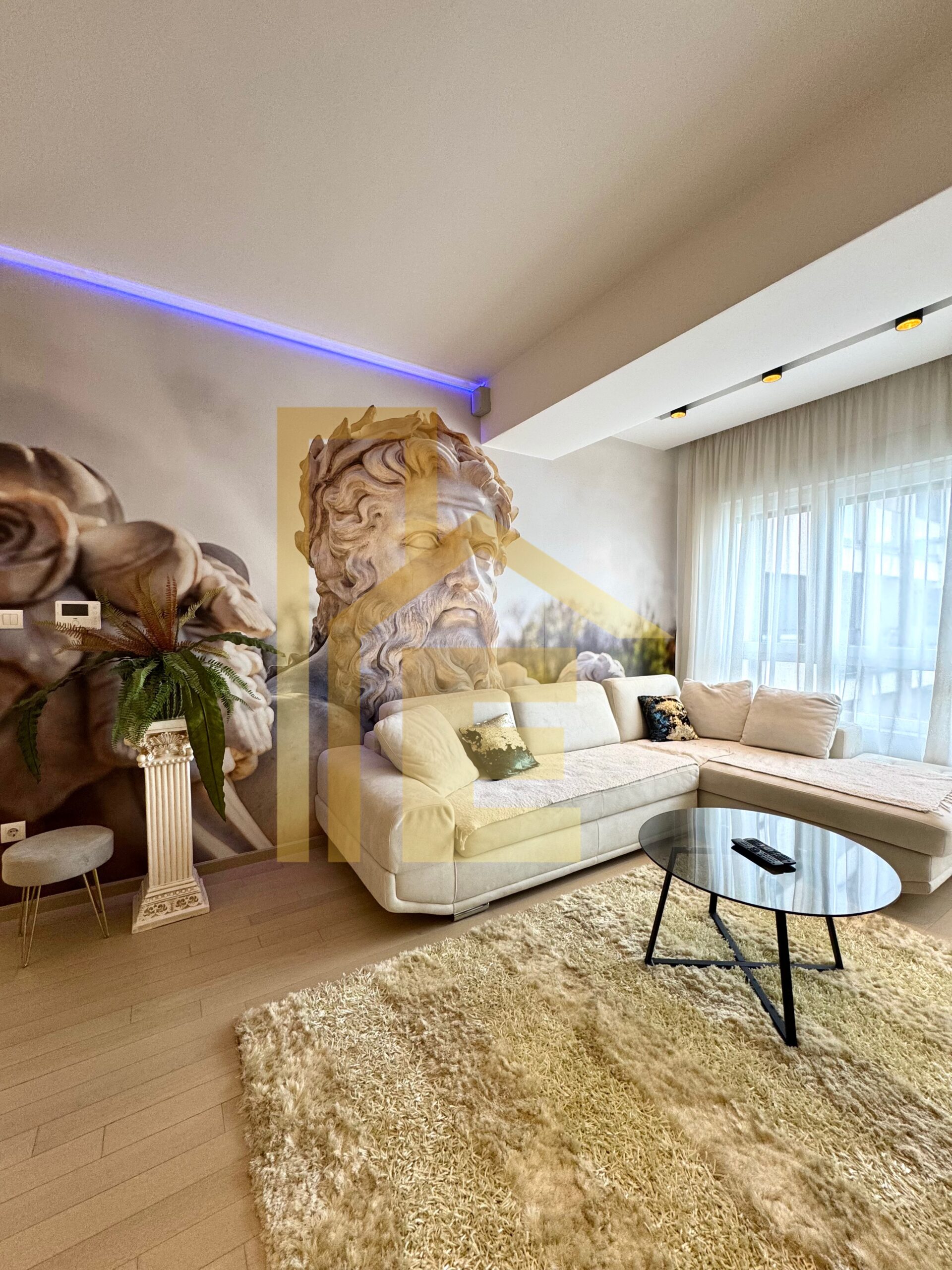 LUX trosoban stan sa garažom, Centar slika 8