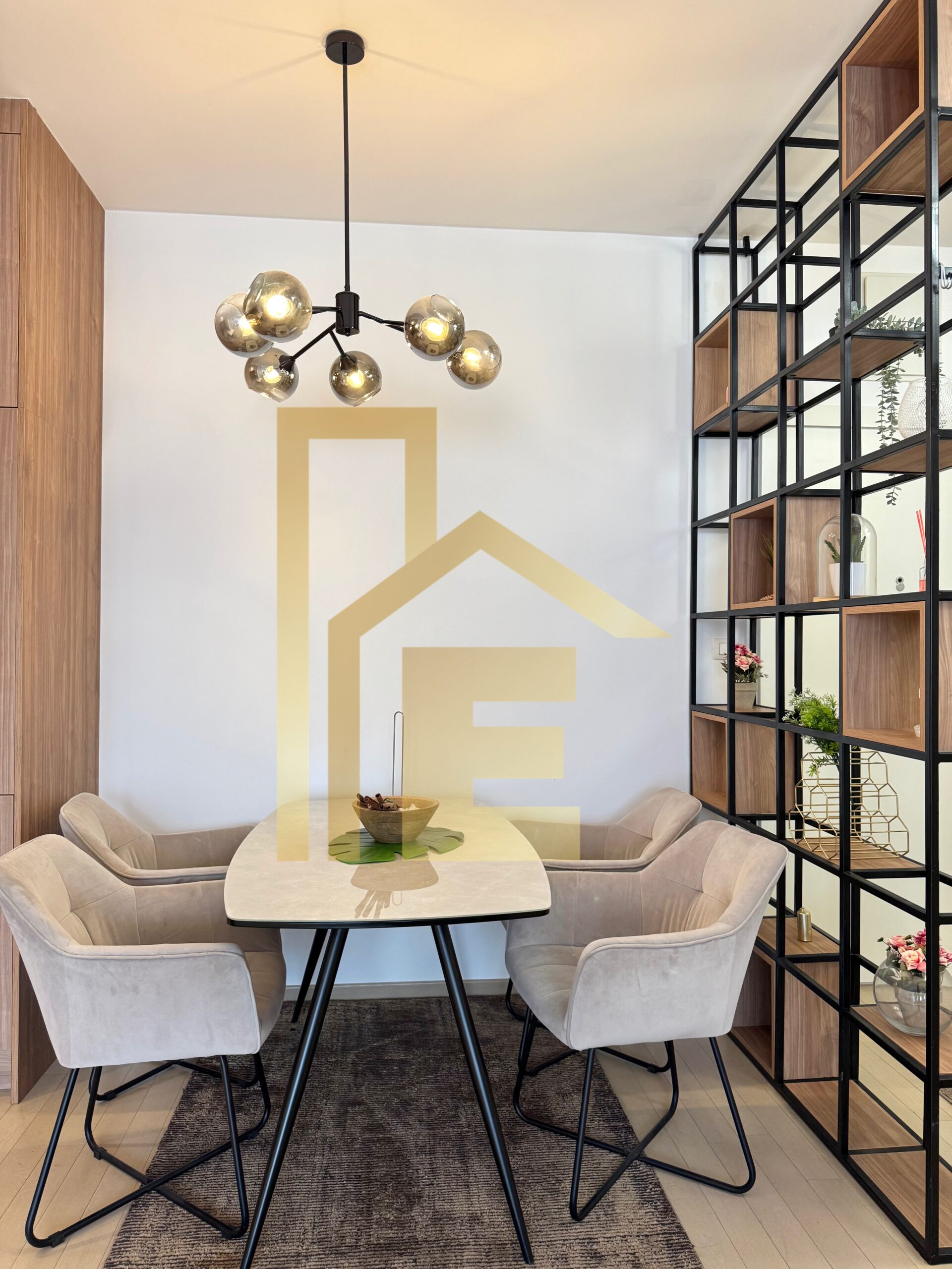 LUX trosoban stan sa garažom, Centar slika 12