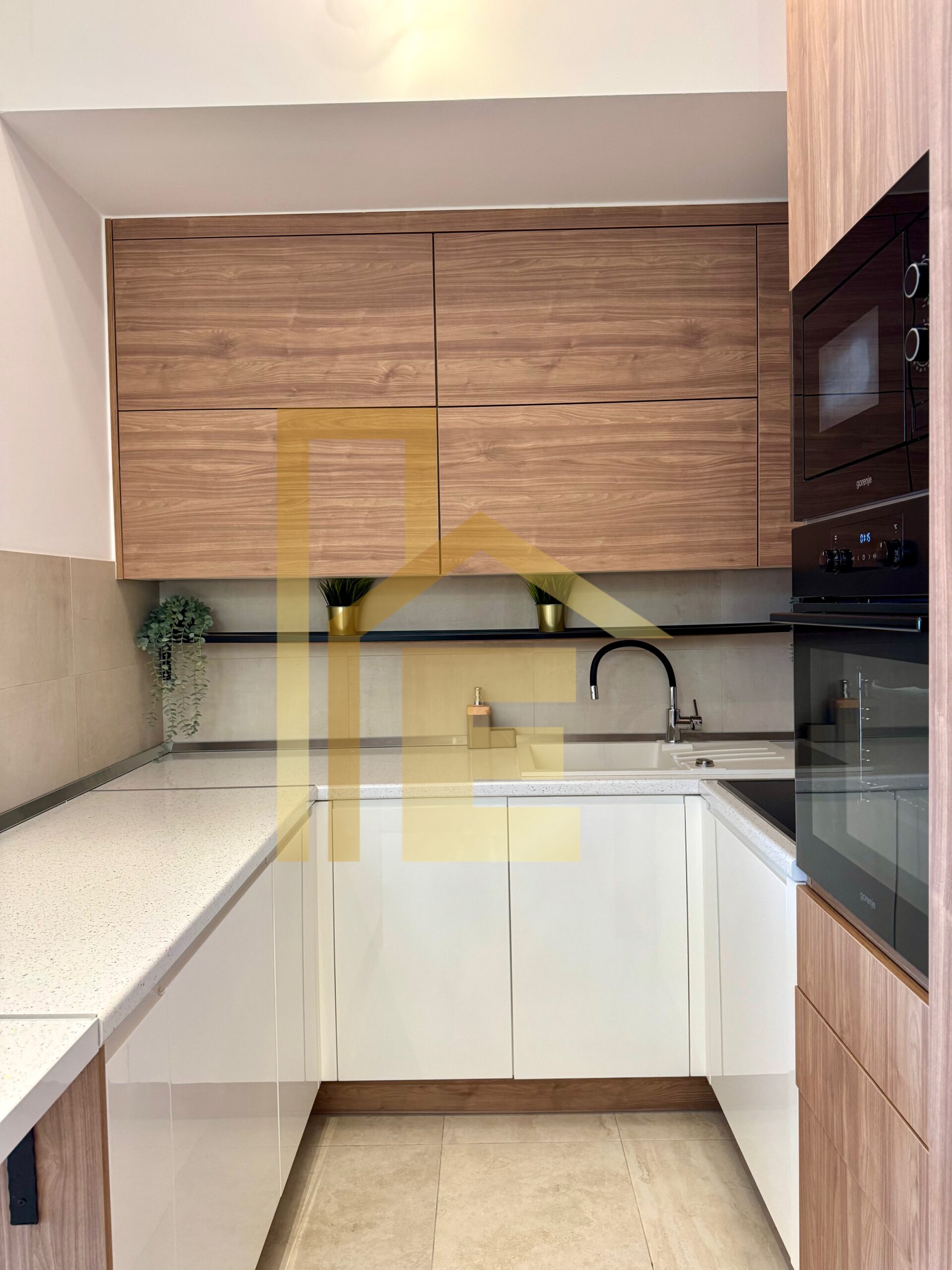 LUX trosoban stan sa garažom, Centar slika 14