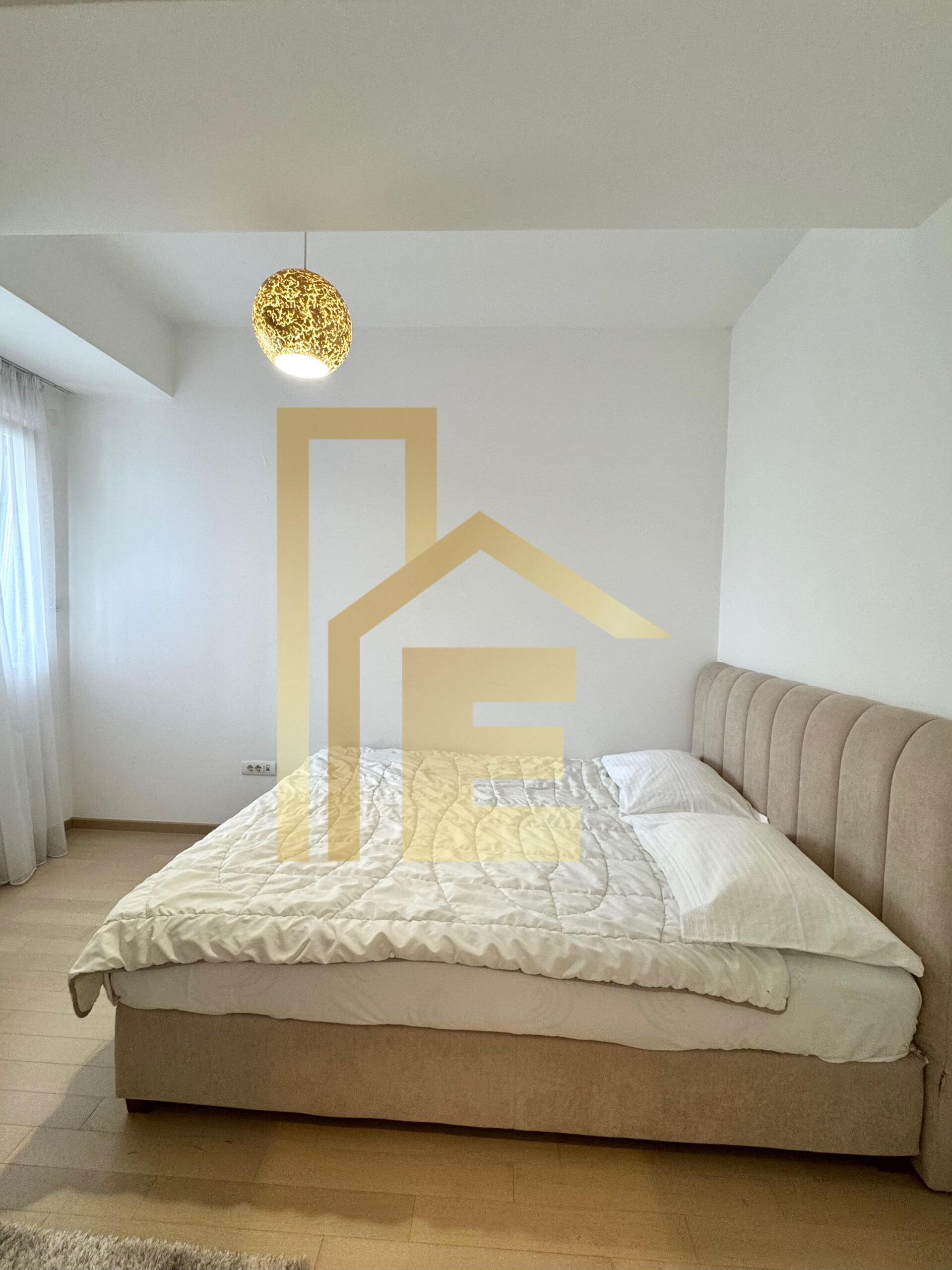 LUX trosoban stan sa garažom, Centar slika 18