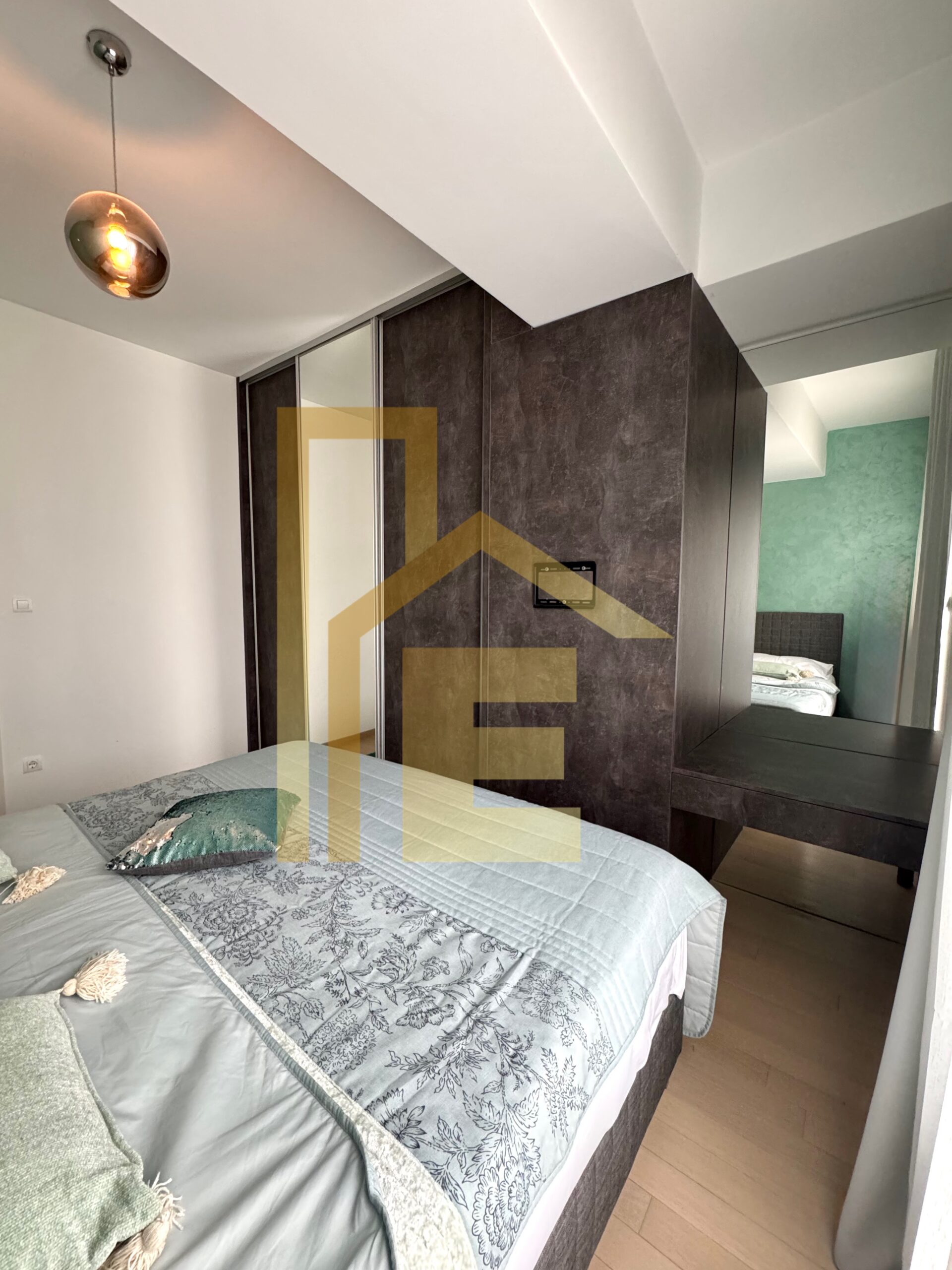 LUX trosoban stan sa garažom, Centar slika 21