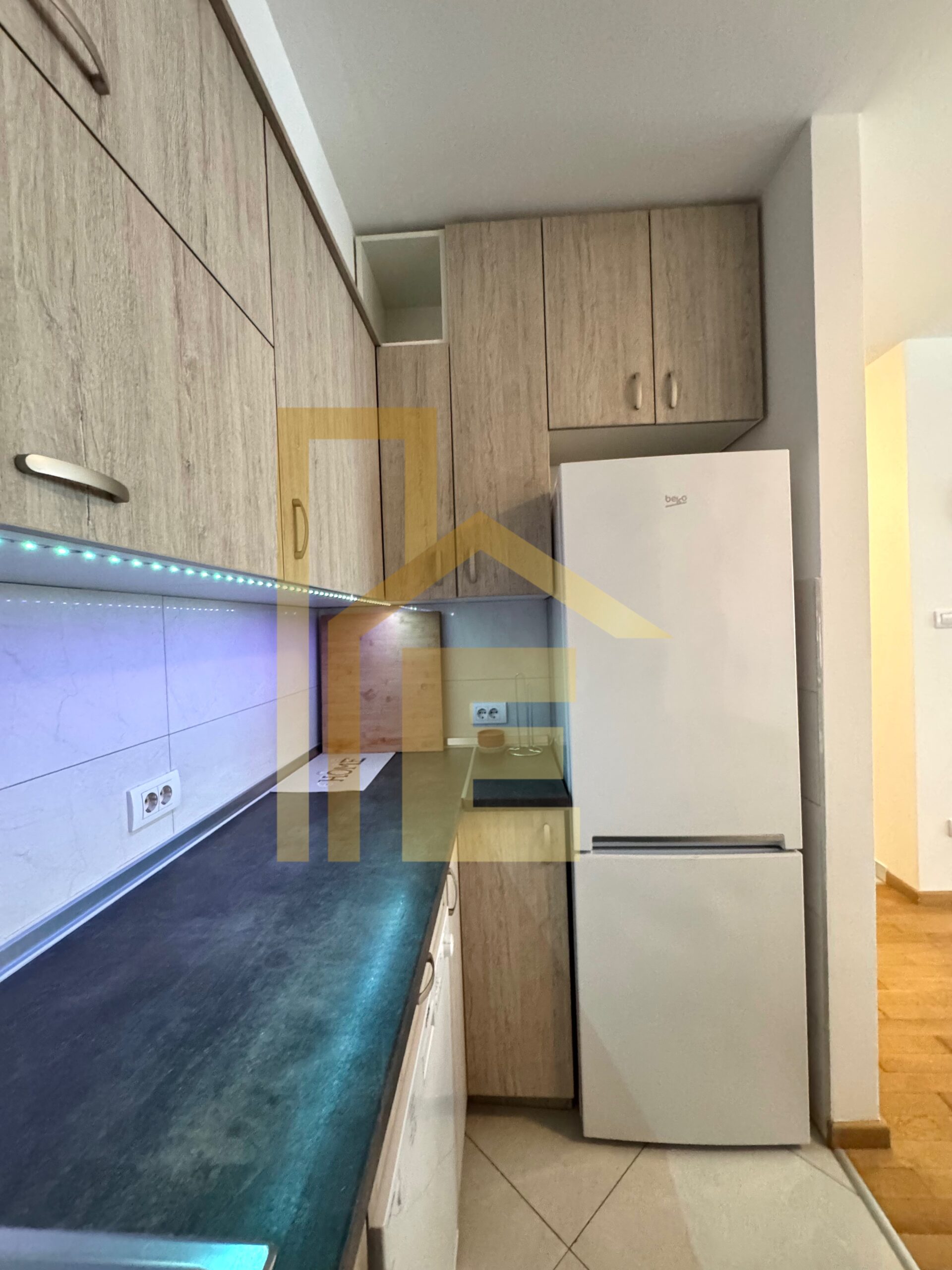 Dvosoban stan sa parkingom kod hotela Marriott slika 11