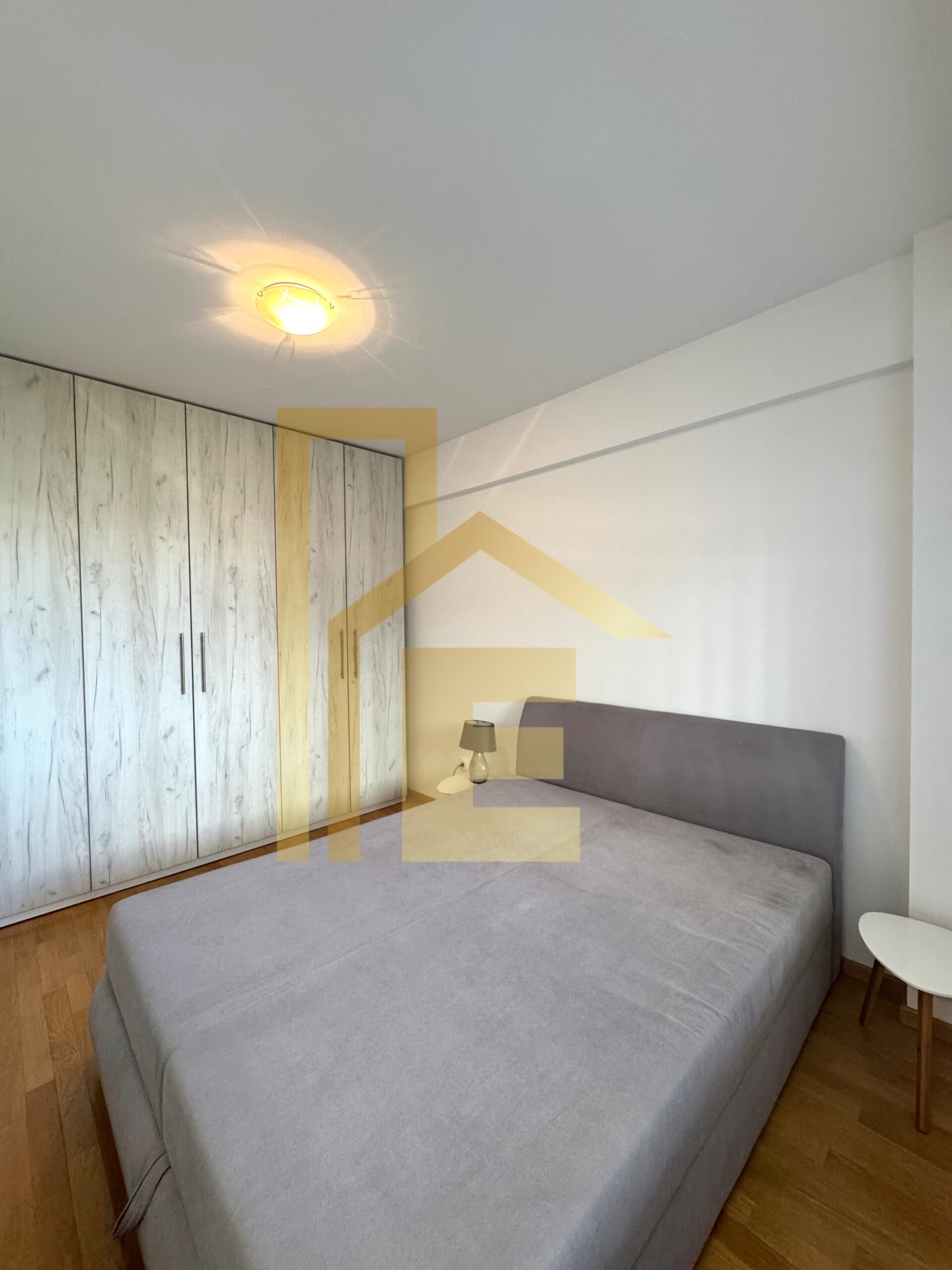 Dvosoban stan sa parkingom kod hotela Marriott slika 16