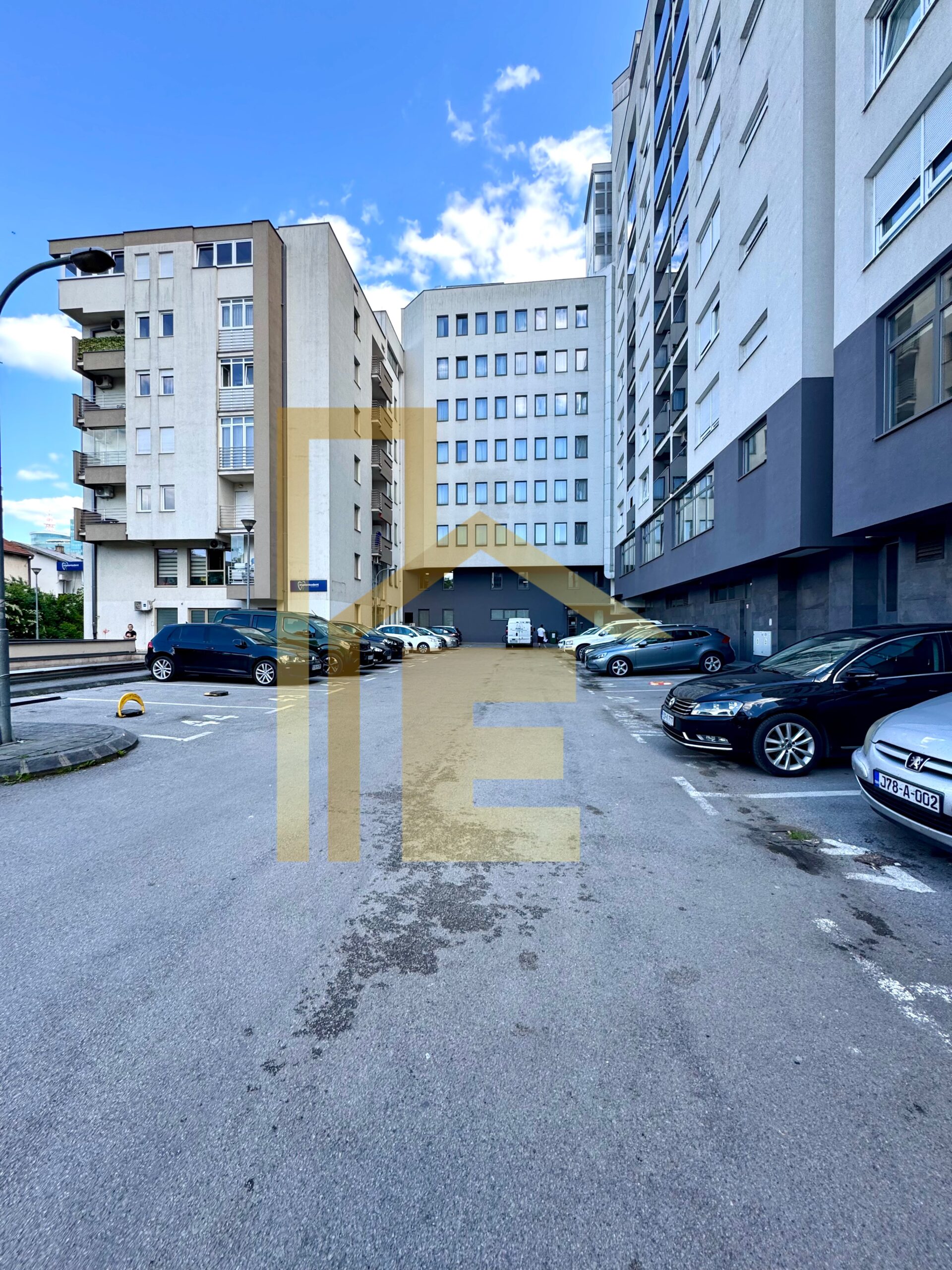 Dvosoban stan sa parkingom kod hotela Marriott slika 20