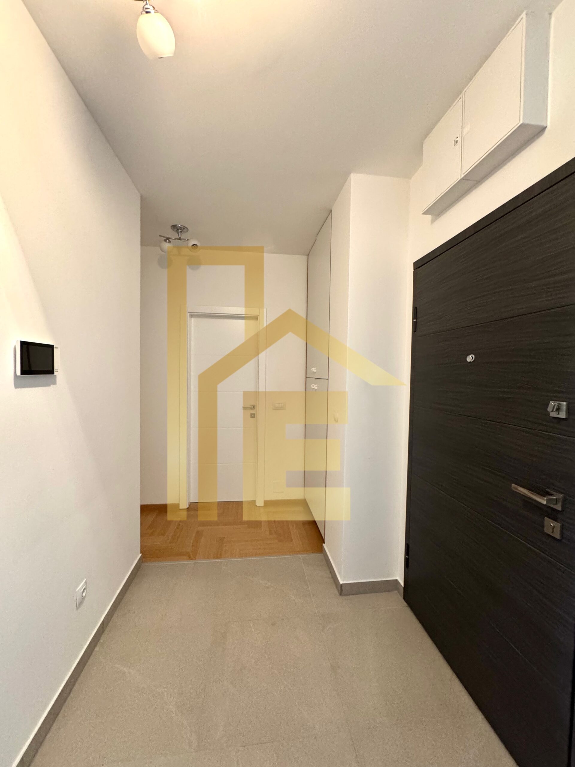 Iznajmljujemo trosoban stan sa garažom, SPO Casa Mia slika 14