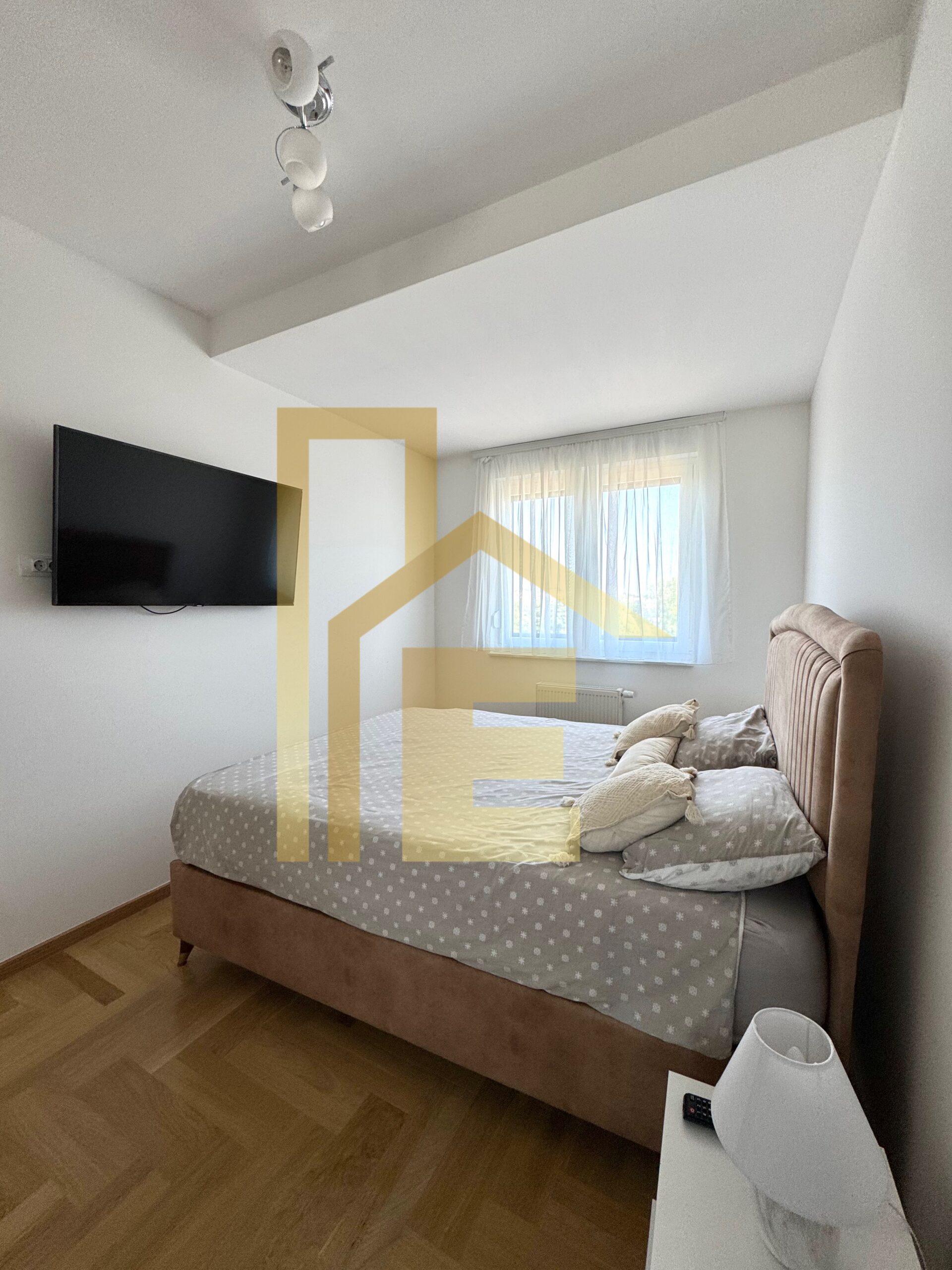 Iznajmljujemo trosoban stan sa garažom, SPO Casa Mia slika 16