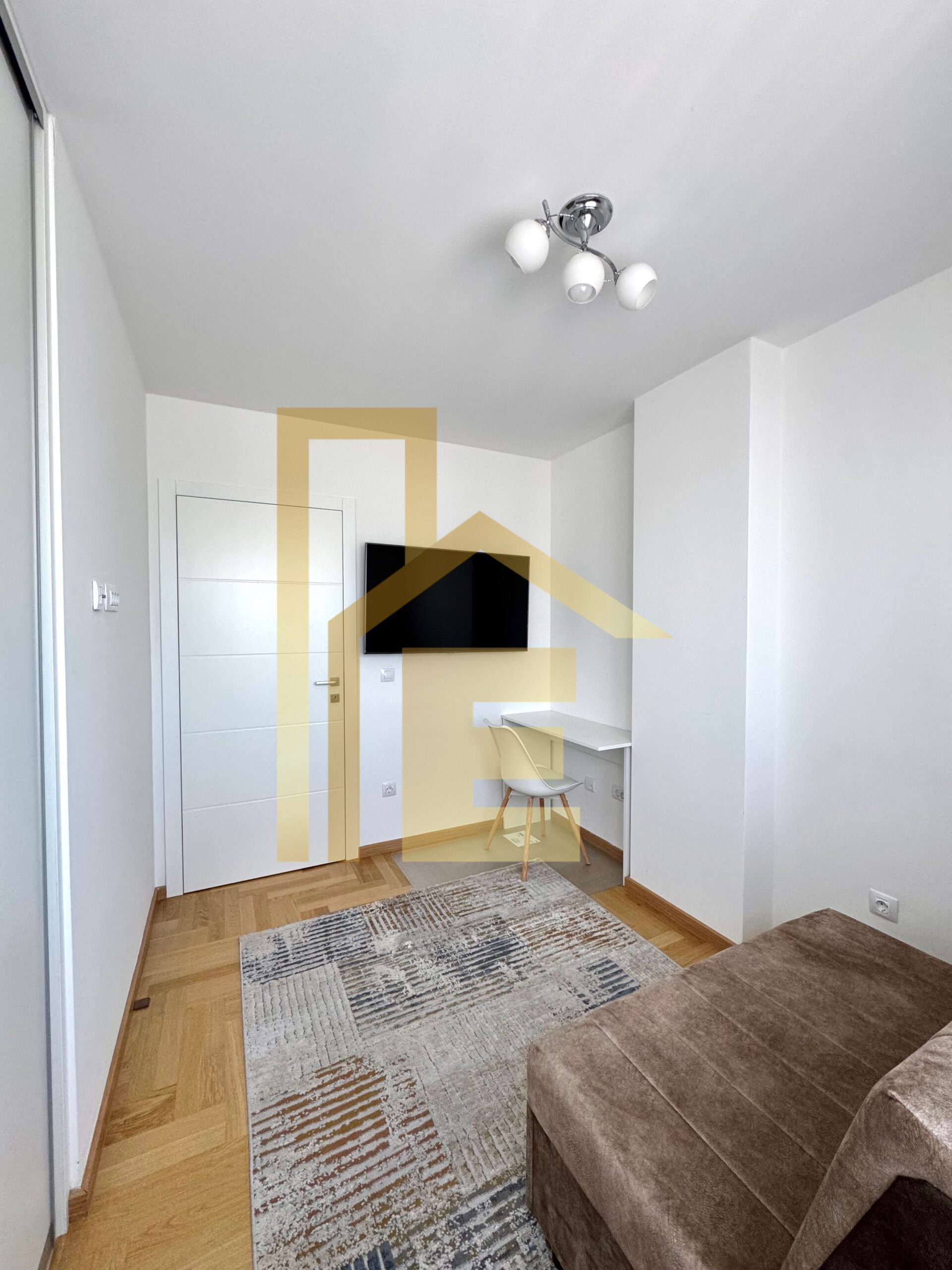 Iznajmljujemo trosoban stan sa garažom, SPO Casa Mia slika 20
