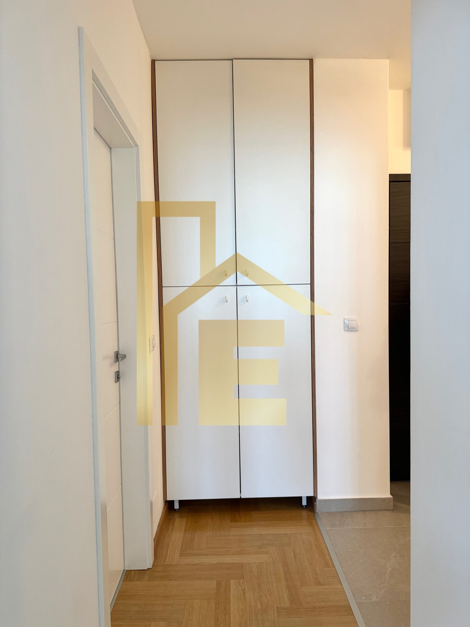 Iznajmljujemo trosoban stan sa garažom, SPO Casa Mia slika 21