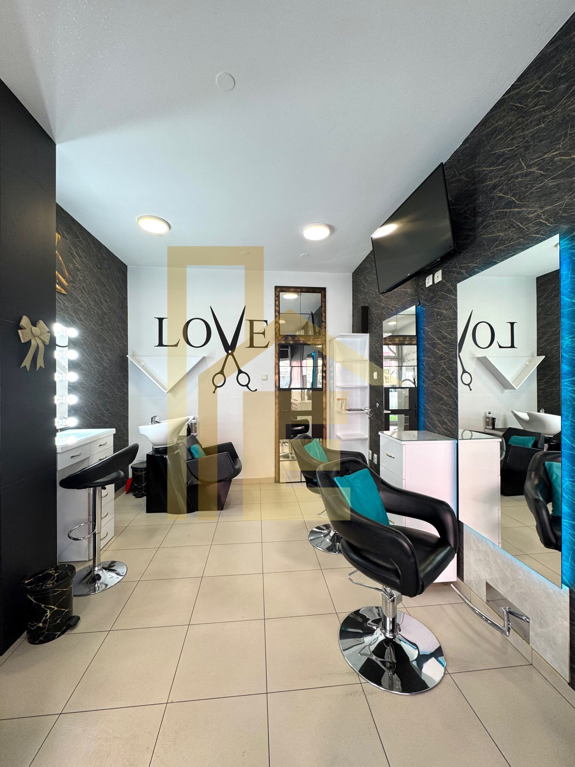 Iznajmljujemo frizersko – kozmetički salon, podnožje Starčevice slika 1