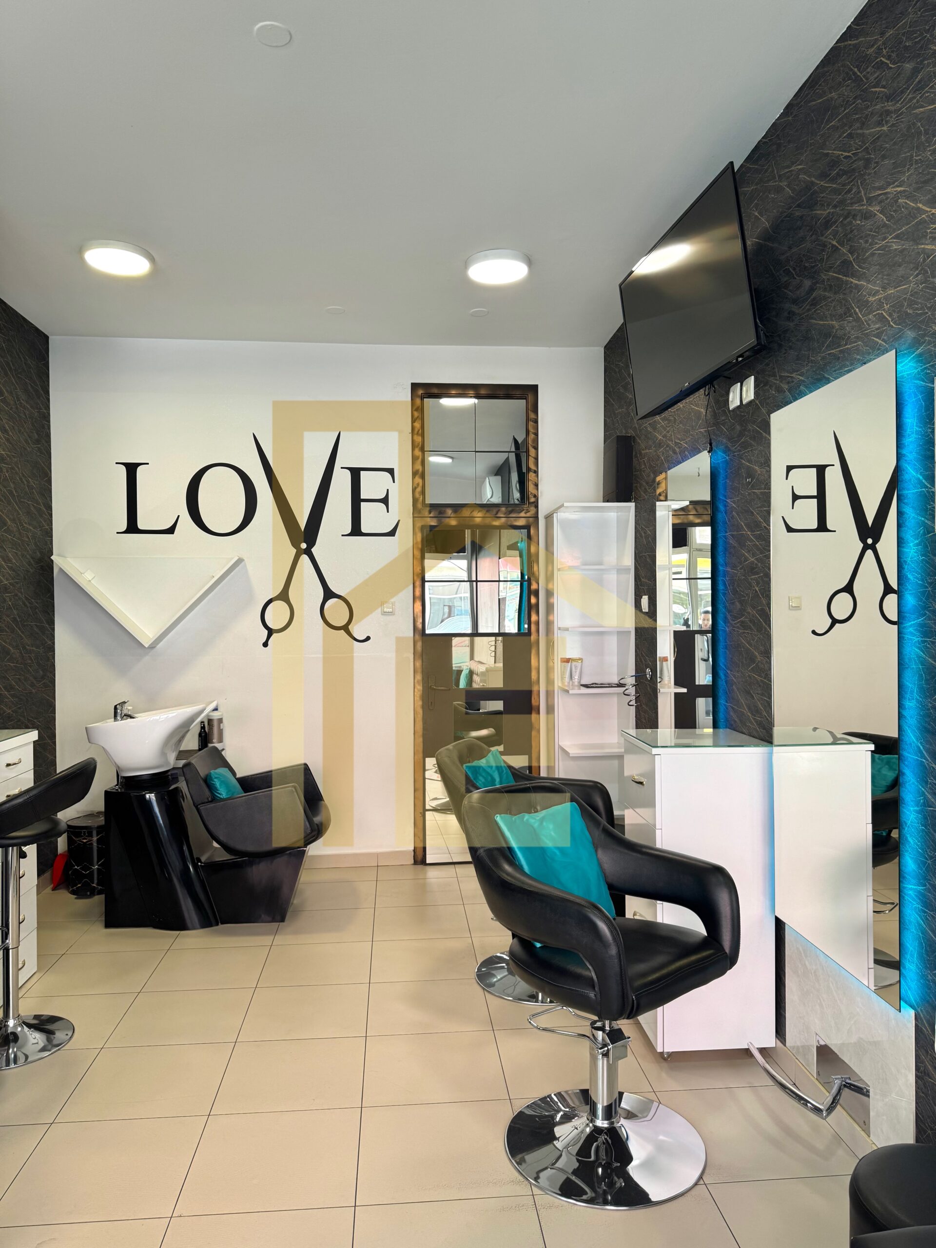 Iznajmljujemo frizersko – kozmetički salon, podnožje Starčevice slika 5