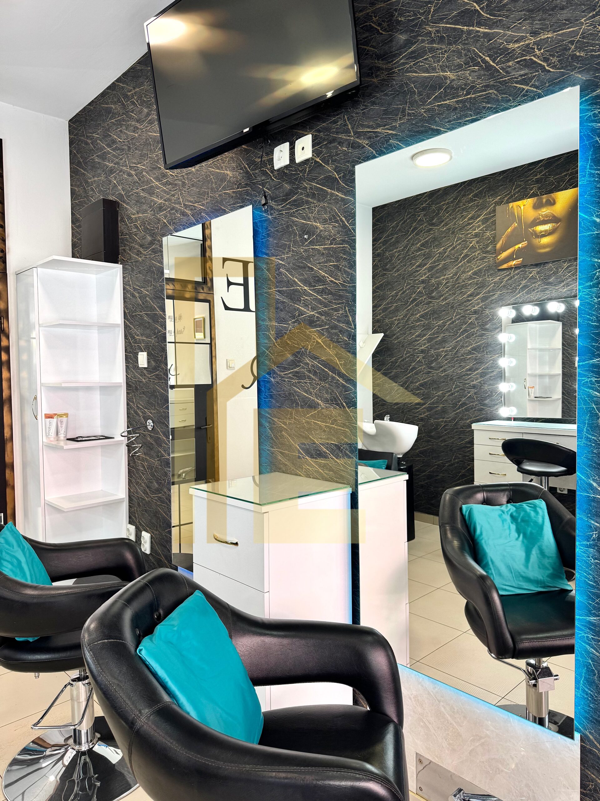 Iznajmljujemo frizersko – kozmetički salon, podnožje Starčevice slika 8