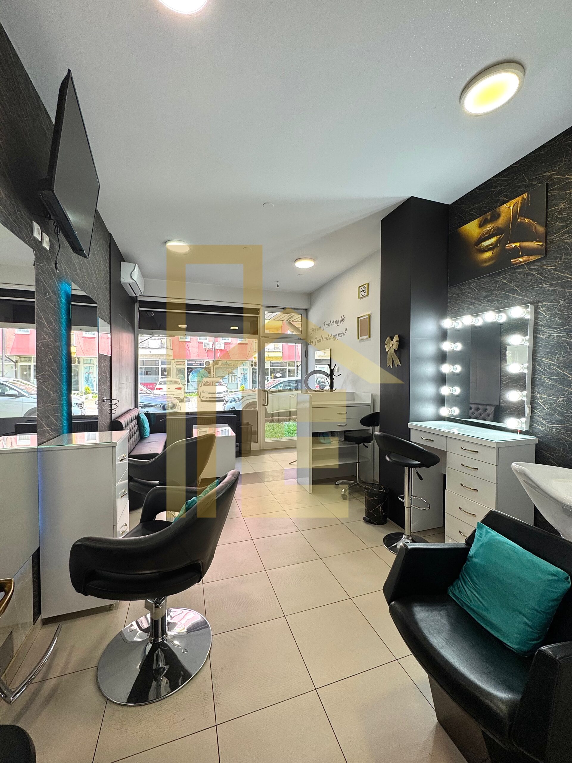 Iznajmljujemo frizersko – kozmetički salon, podnožje Starčevice slika 9