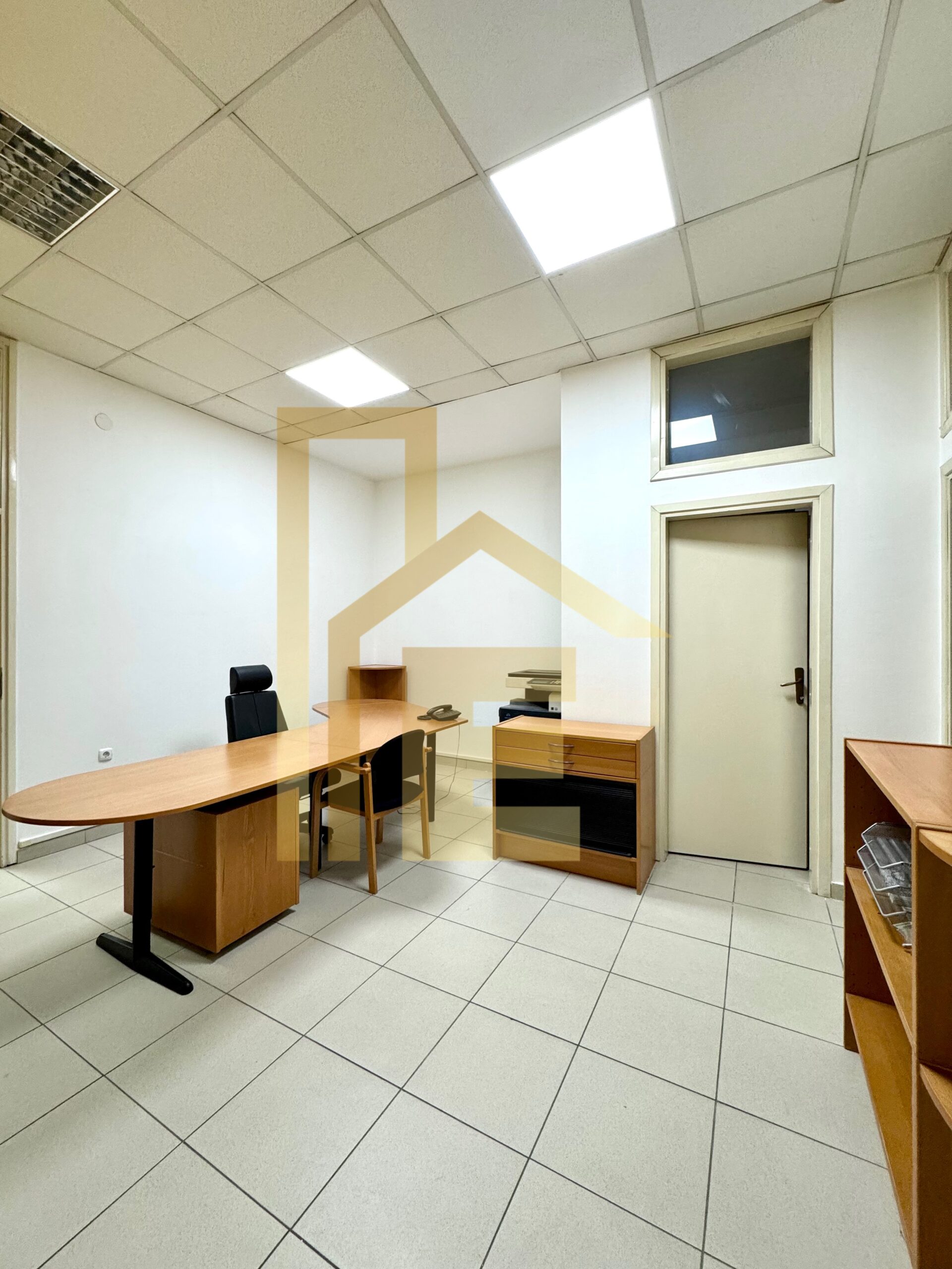 Iznajmljujemo kancelarijski prostor kod zgrade Vlade slika 5