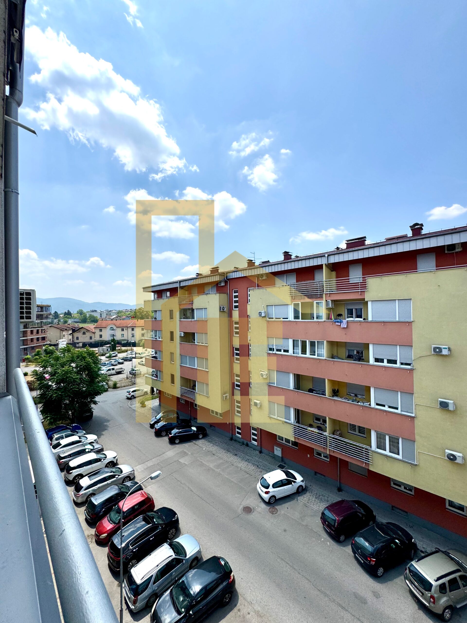 Iznajmljujemo dvosoban stan kod TC Tropic slika 19