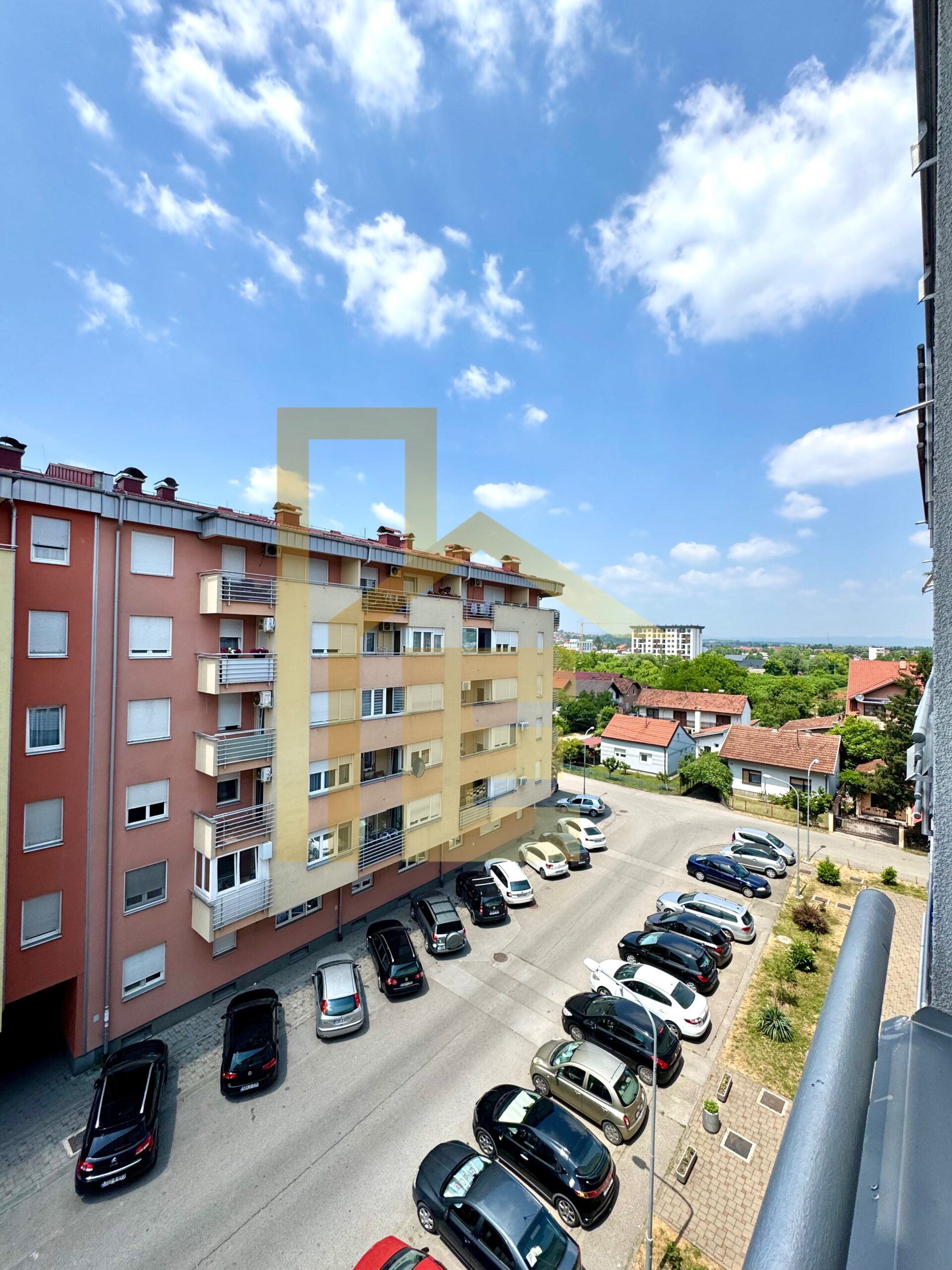 Iznajmljujemo dvosoban stan kod TC Tropic slika 18