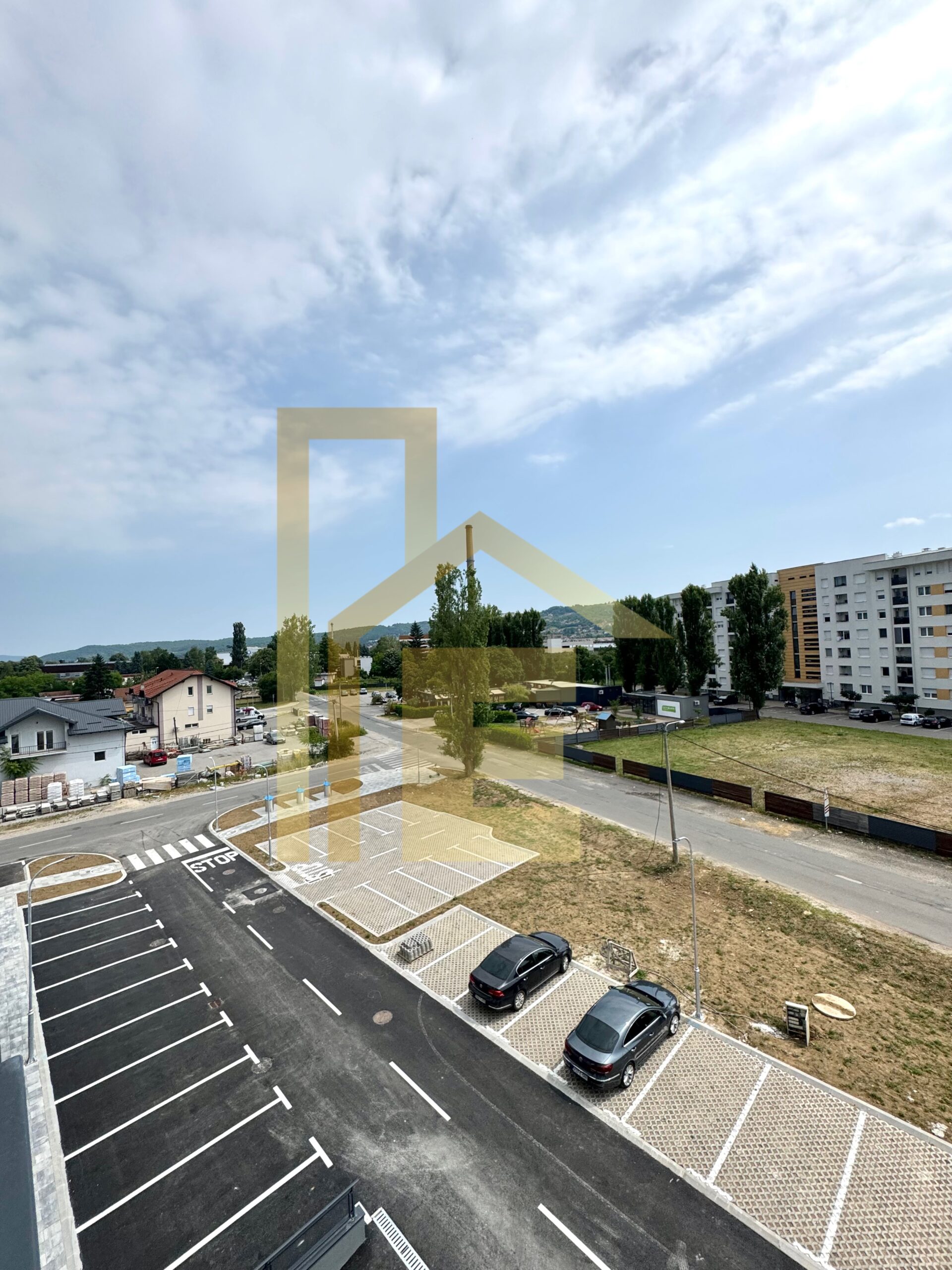 Dvosoban stan sa garažom, naselje Ada slika 24