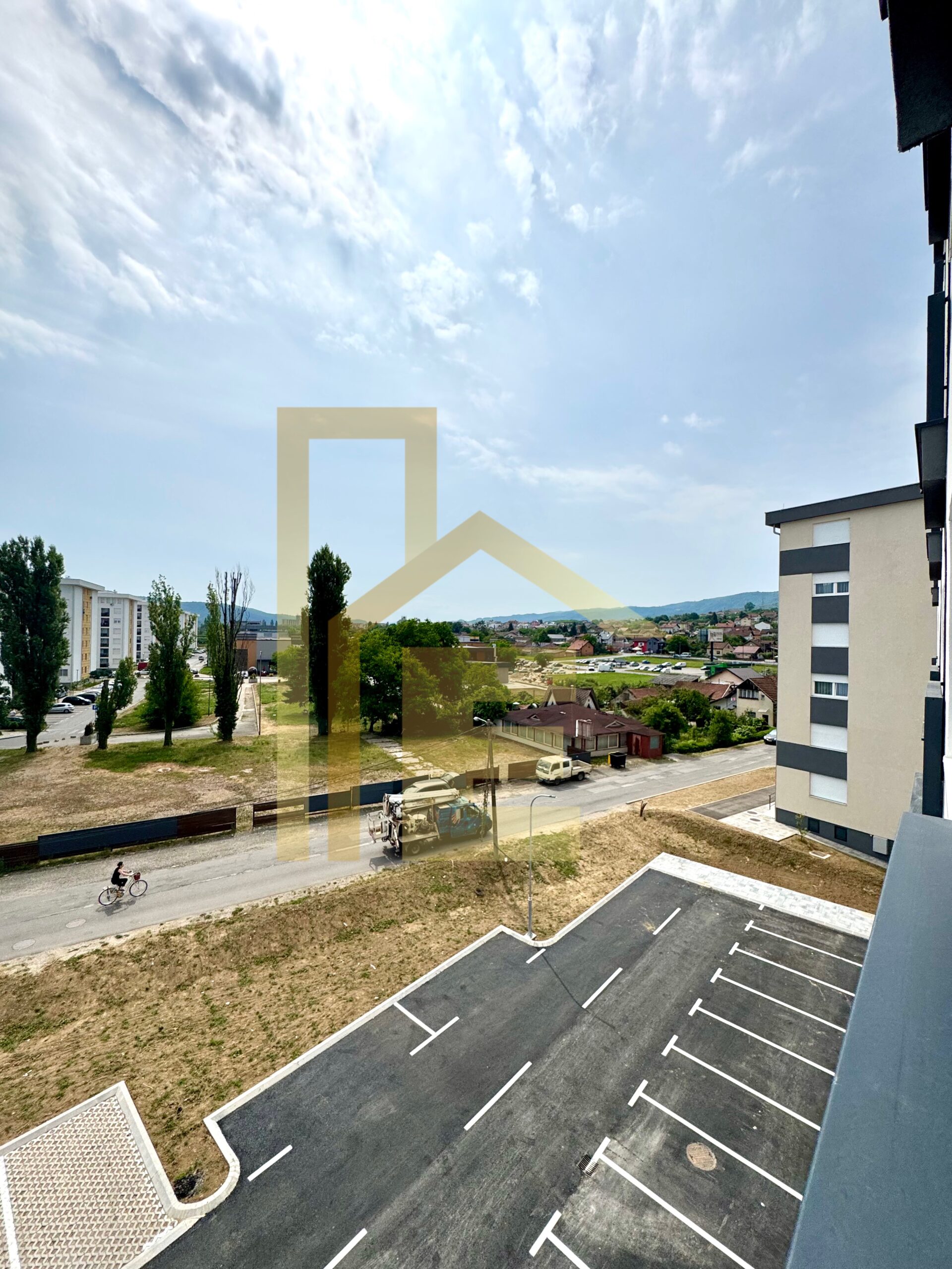Dvosoban stan sa garažom, naselje Ada slika 25