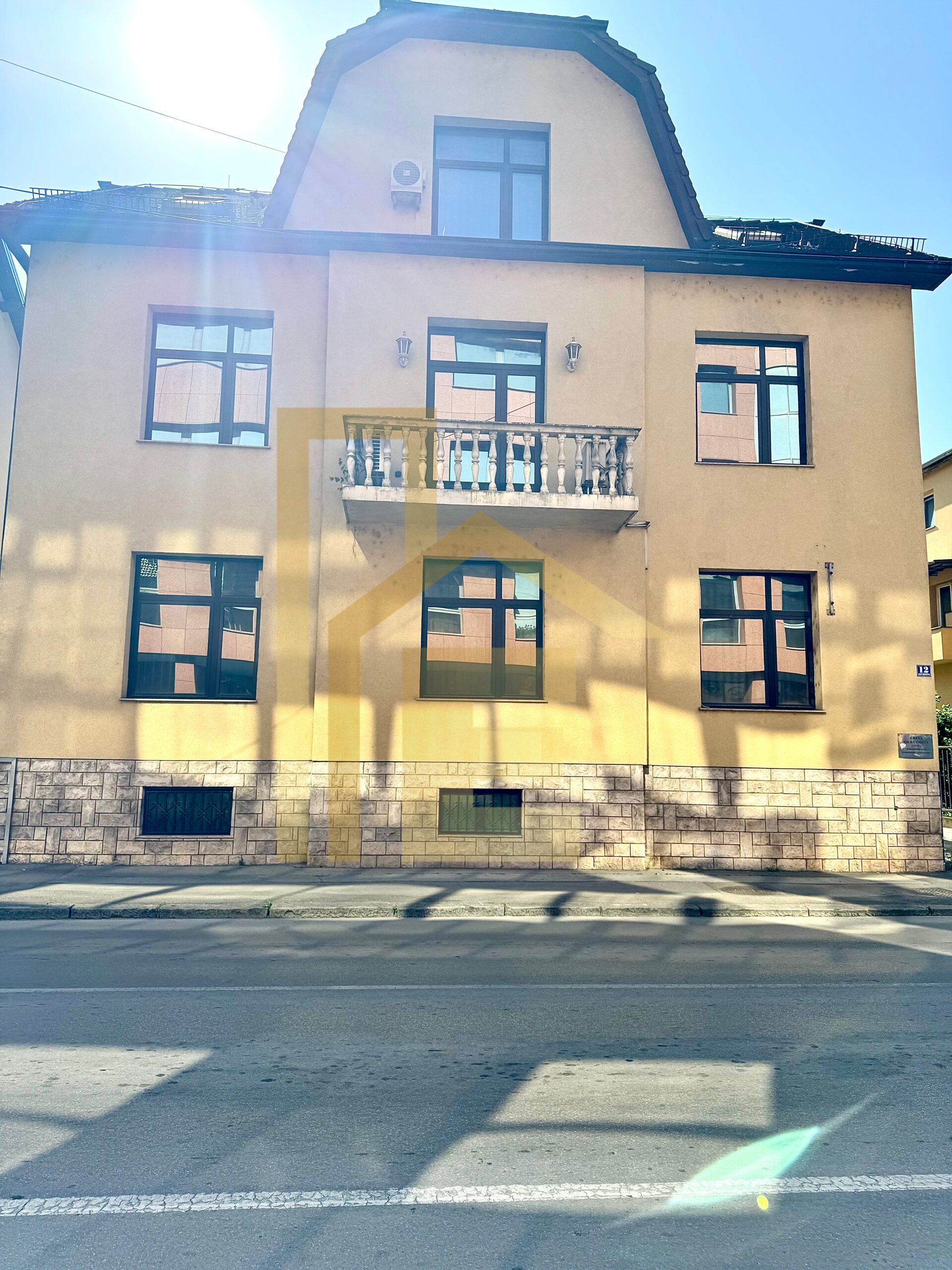 Iznajmljujemo poslovni objekat na atraktivnoj lokaciji slika 3