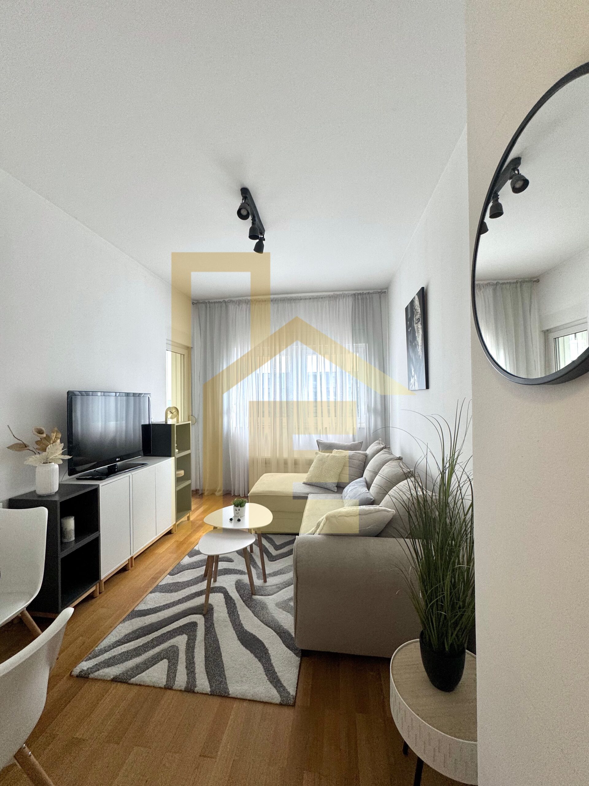 Iznajmljujemo dvosoban stan kod kafića Everest slika 2