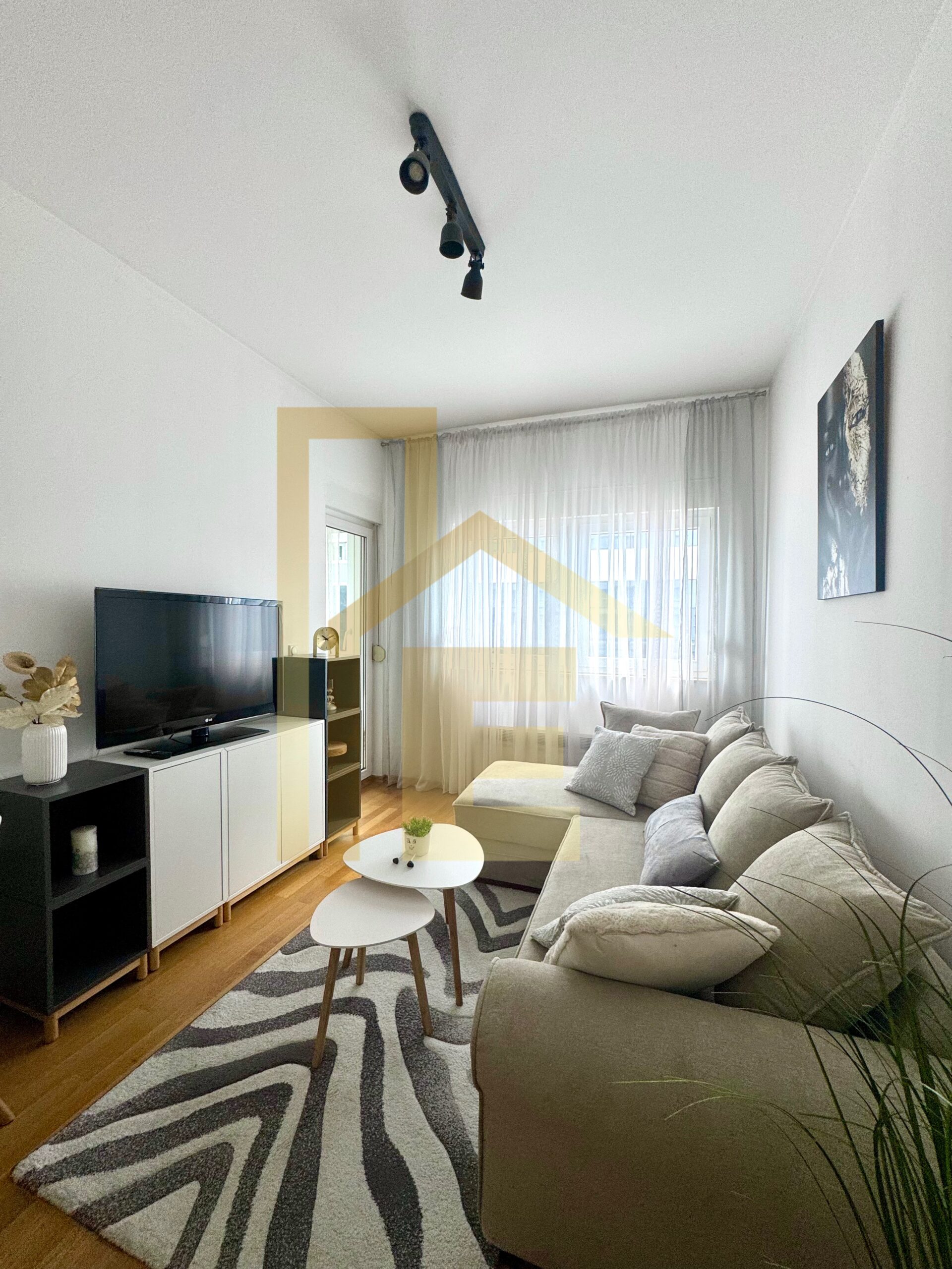 Iznajmljujemo dvosoban stan kod kafića Everest slika 3