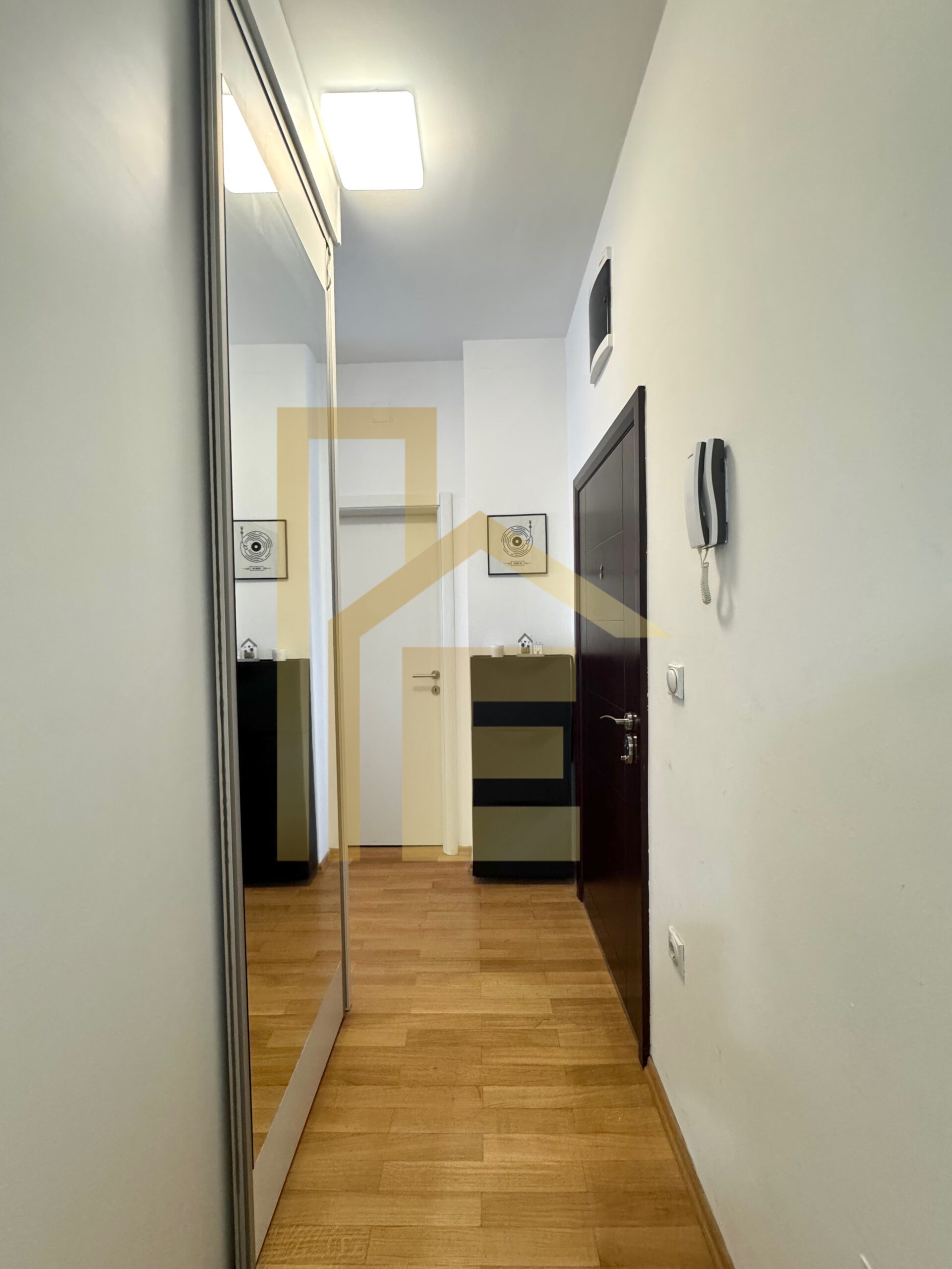 Iznajmljujemo dvosoban stan kod kafića Everest slika 14