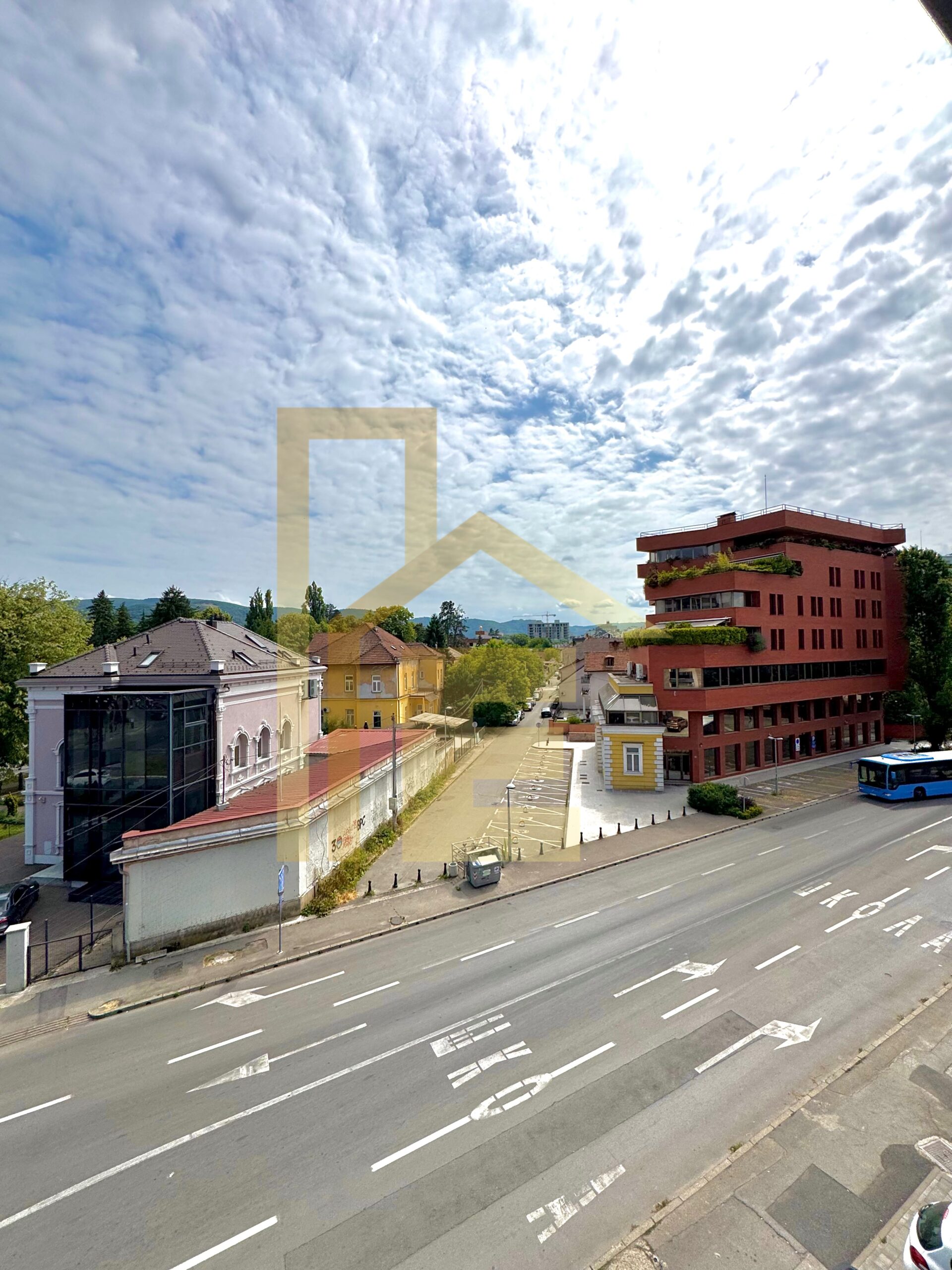 Na prodaju trosoban stan sa garažom, Nova Varoš slika 20