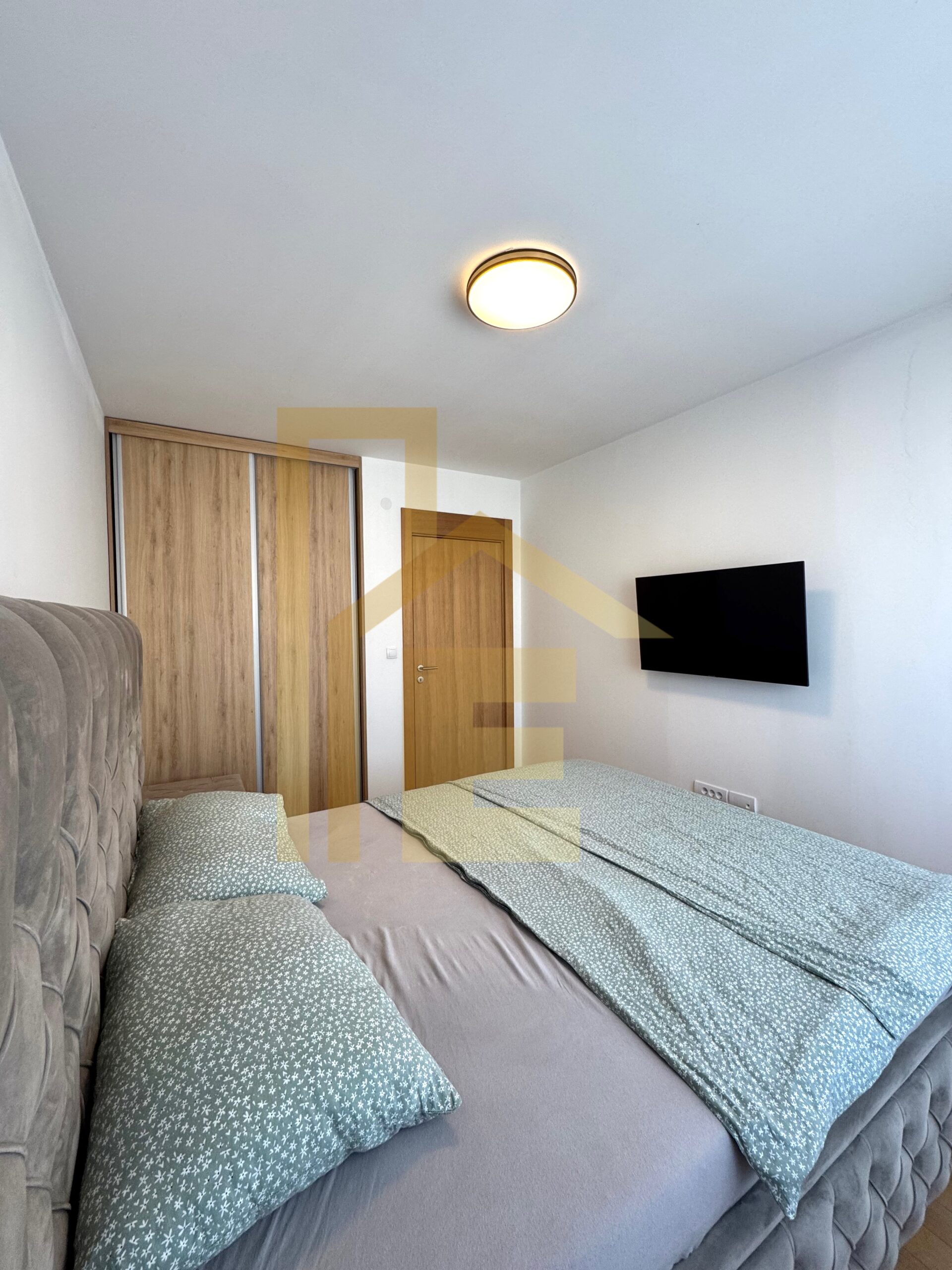 LUX trosoban stan sa garažom, Centar slika 16
