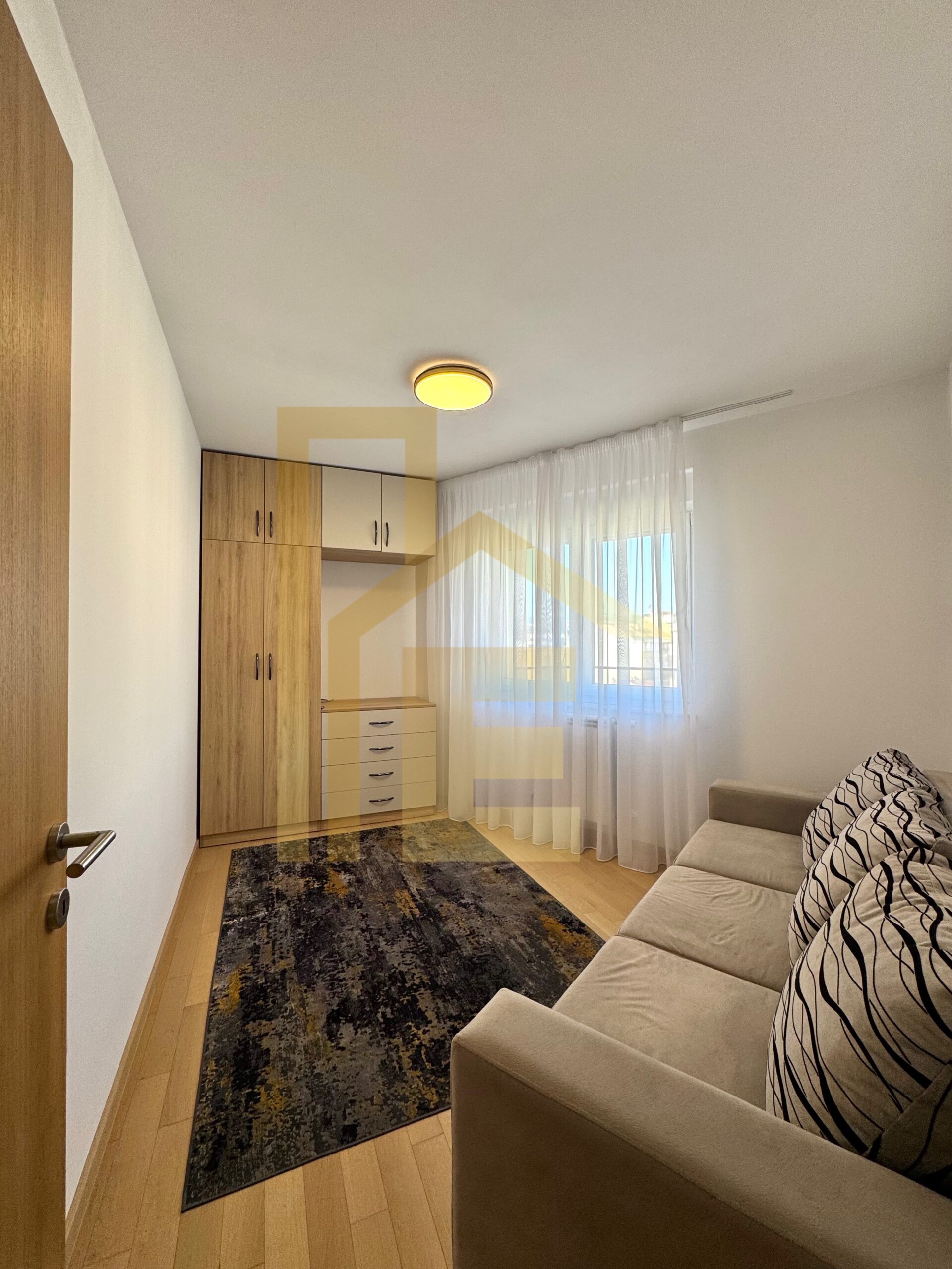 LUX trosoban stan sa garažom, Centar slika 22