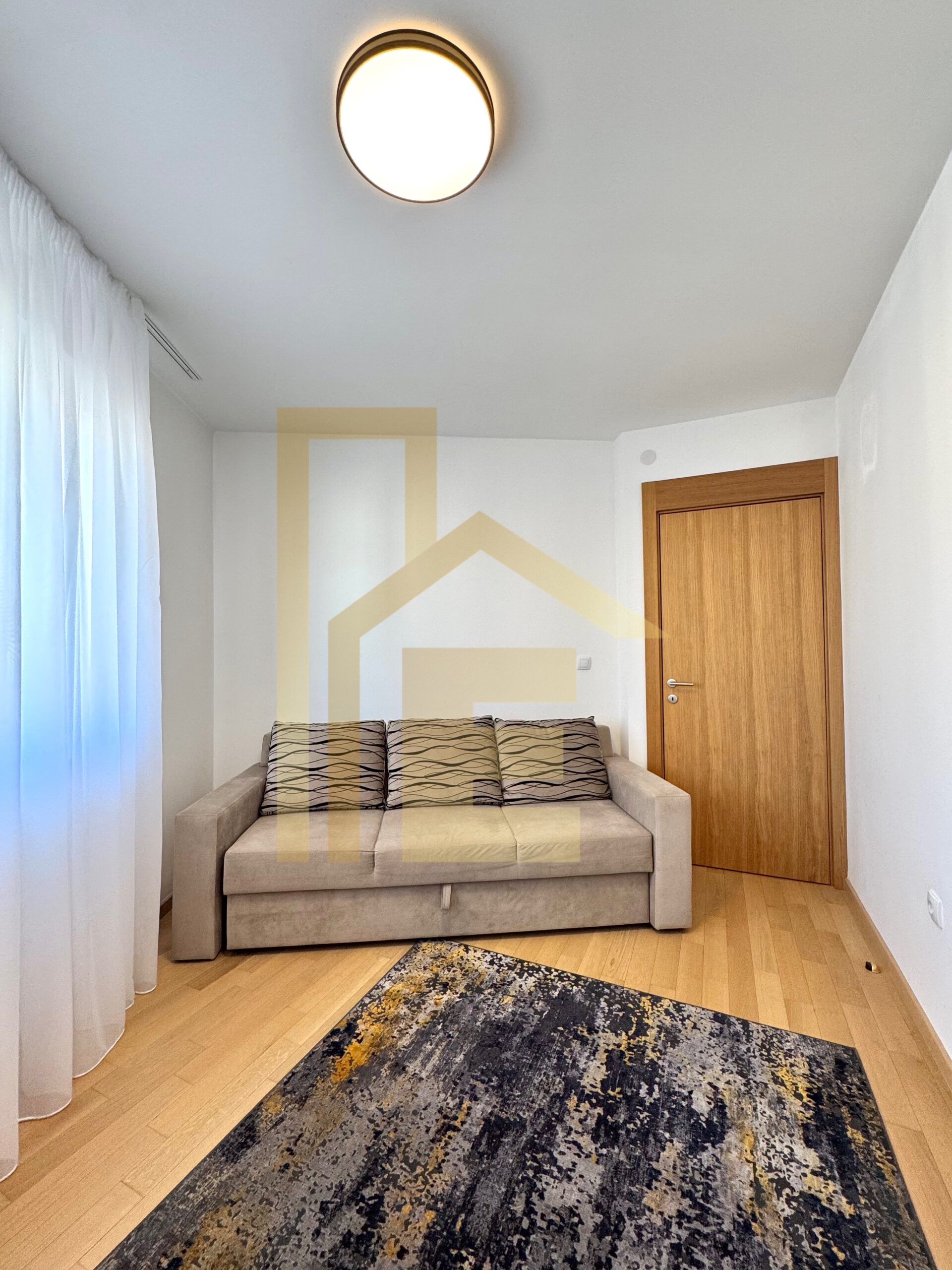 LUX trosoban stan sa garažom, Centar slika 21