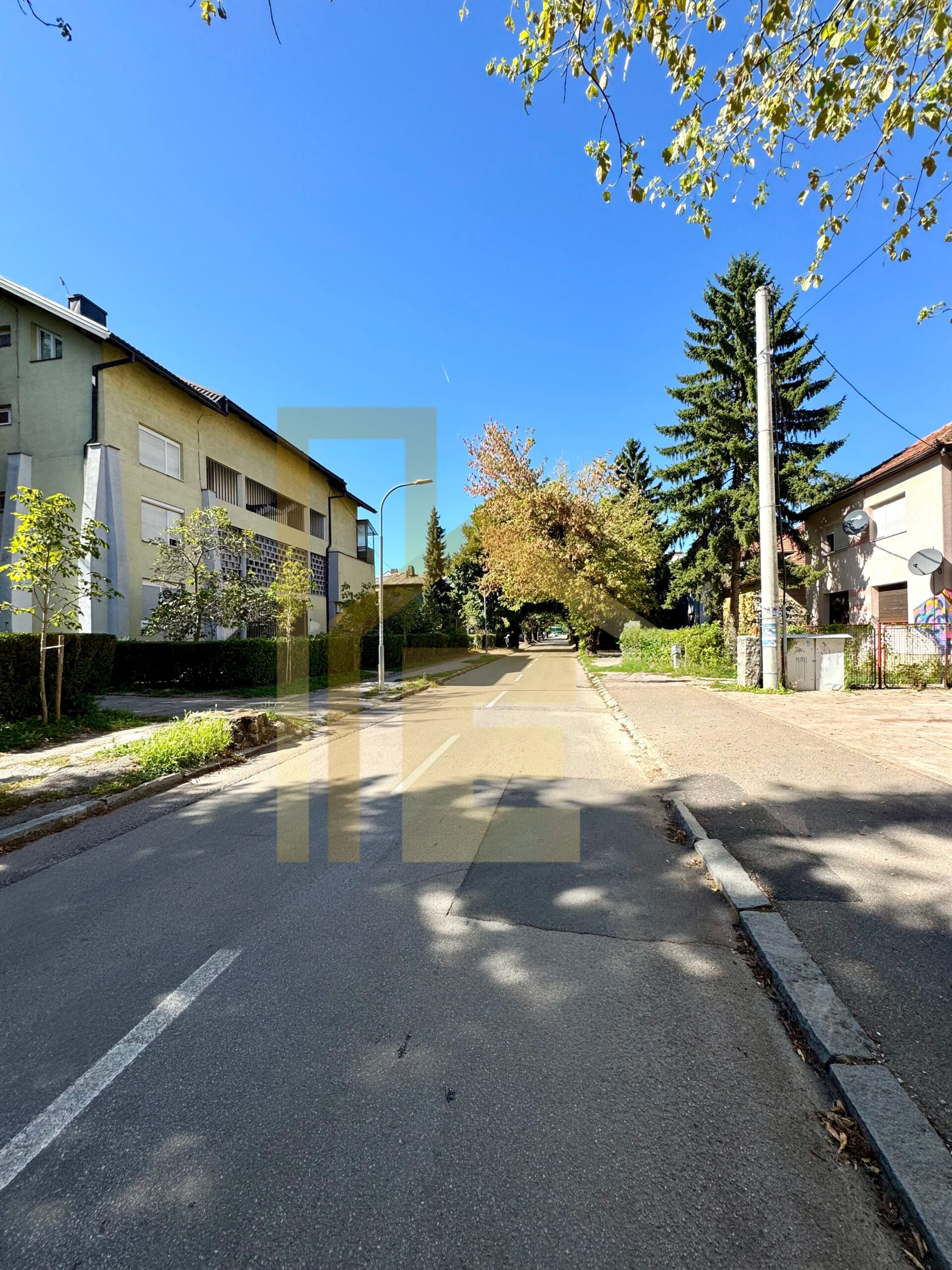 Iznajmljujemo poslovni prostor u centru grada slika 13