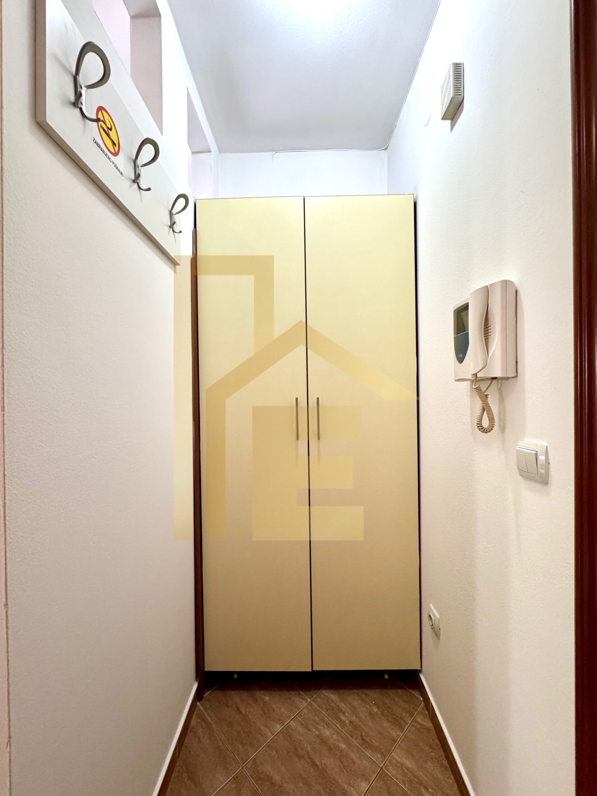 Dvosoban stan sa prostranom terasom, podnožje Starčevice slika 13