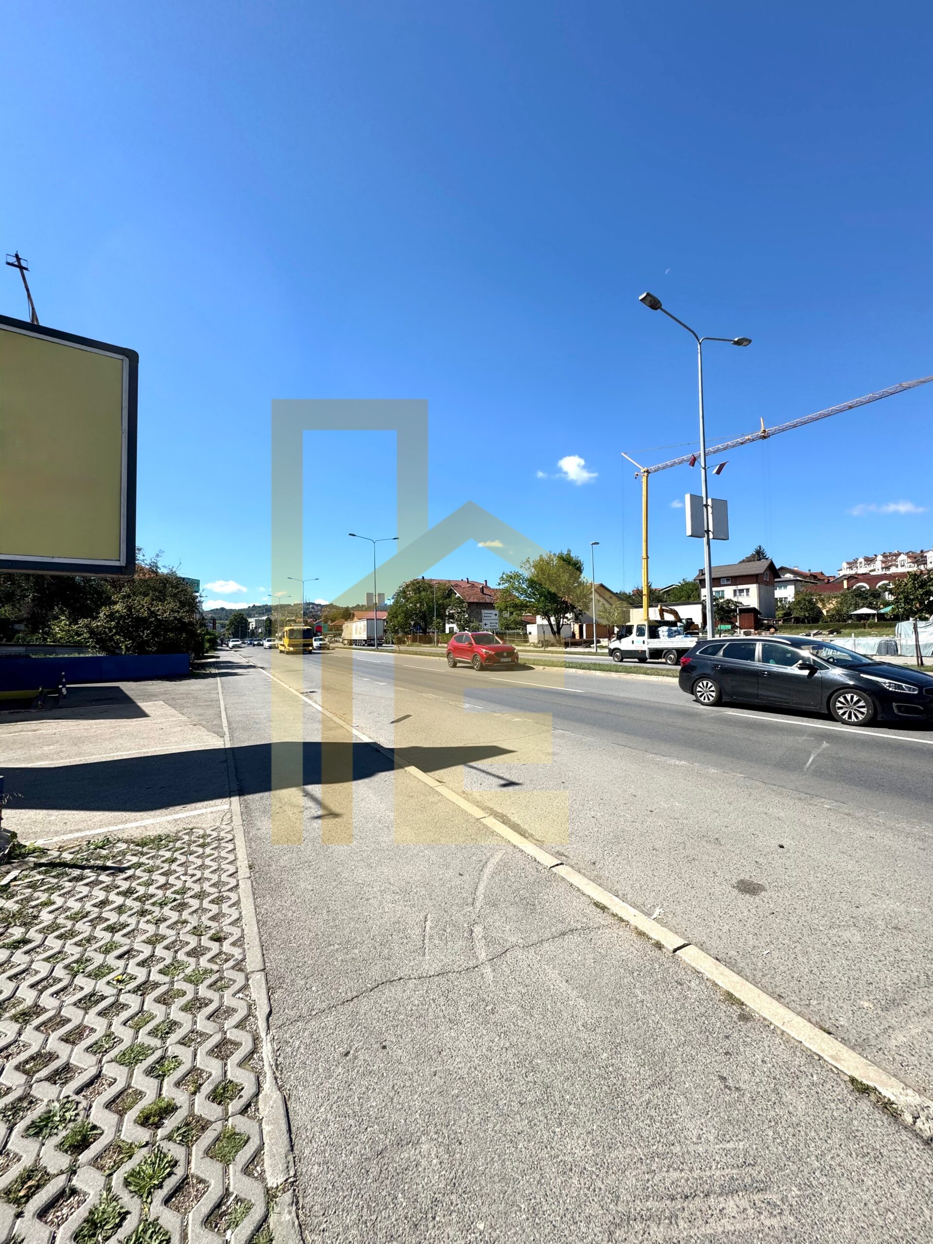Iznajmljujemo poslovni prostor na Zapadnom tranzitu slika 14