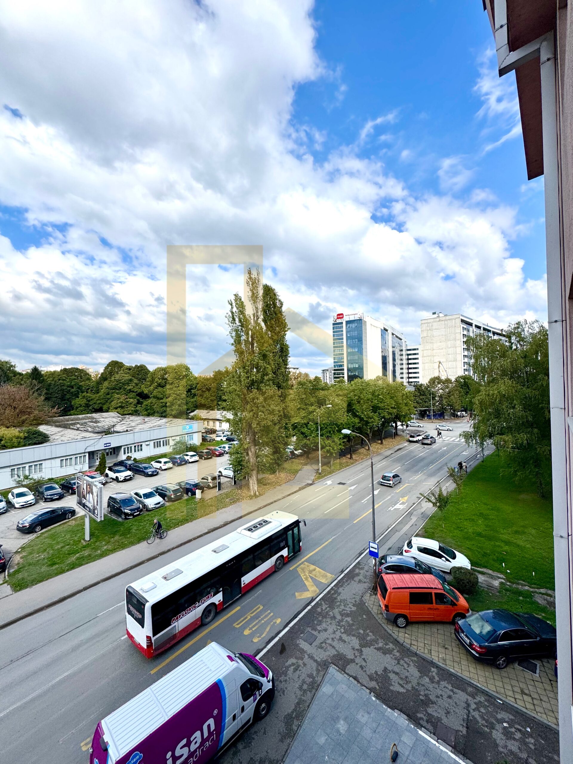 Na prodaju potpuno nov četverosoban stan, Centar slika 23