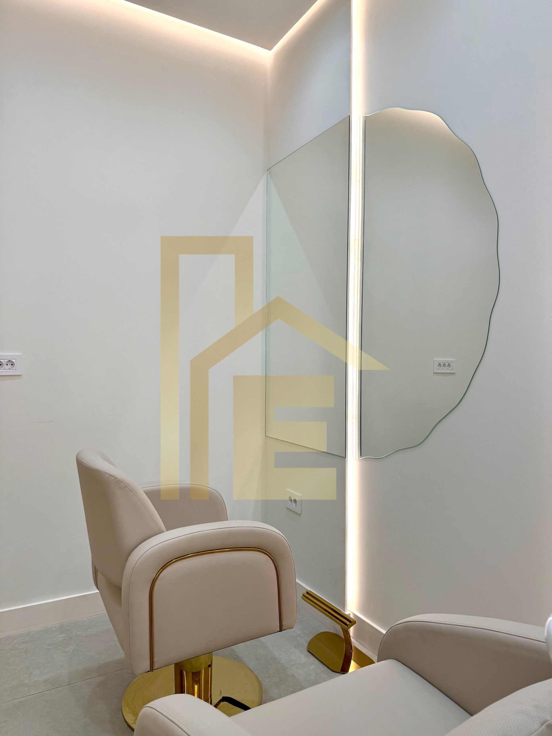 Iznajmljujemo luksuzan frizerski salon, naselje Nova Varoš slika 14