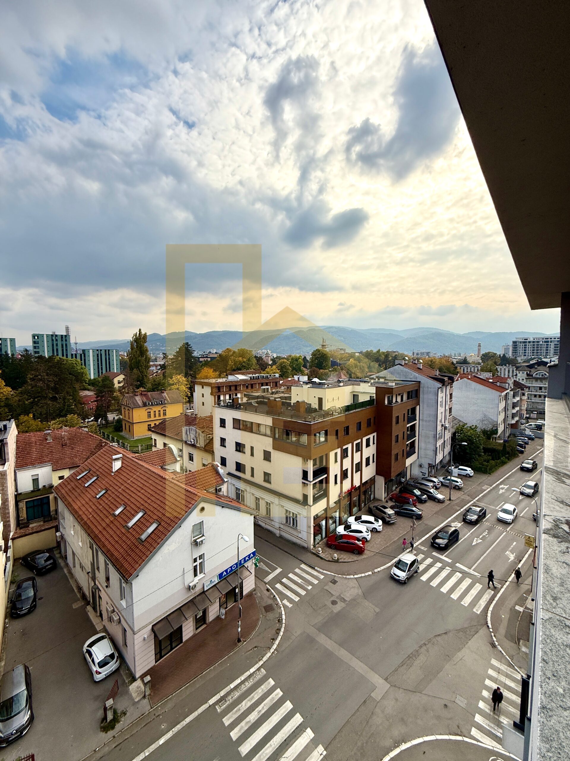 LUX Trosoban stan sa garažom, naselje Nova Varoš slika 25